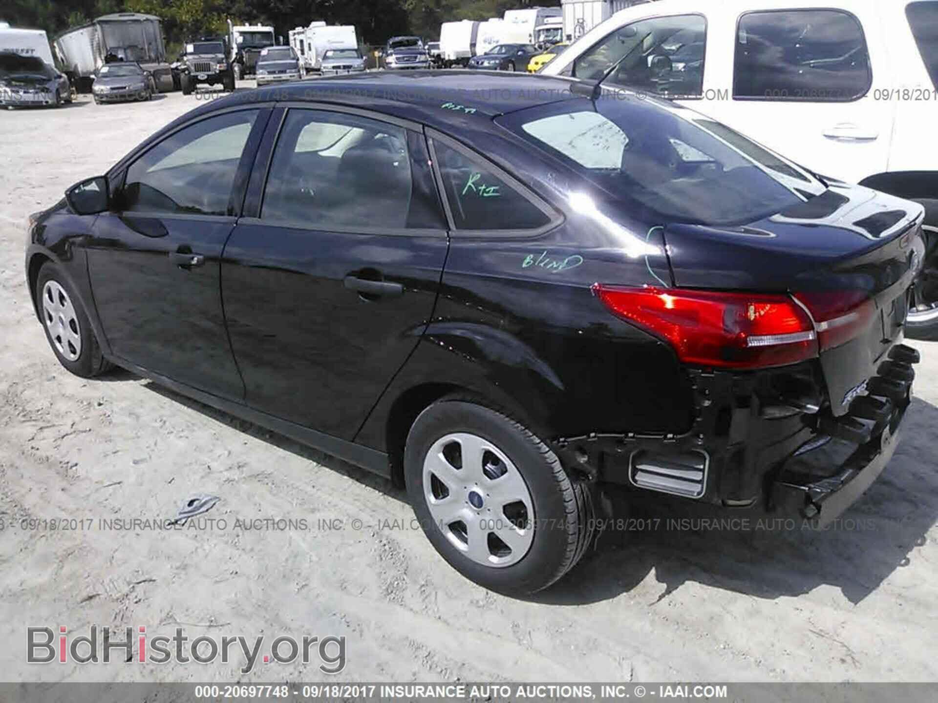 2017 Ford Focus - VIN: 1FADP3E29HL297357 - Photo 3