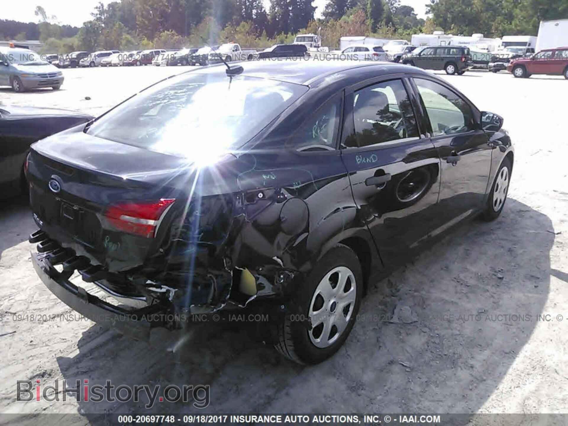 2017 Ford Focus - VIN: 1FADP3E29HL297357 - Photo 4
