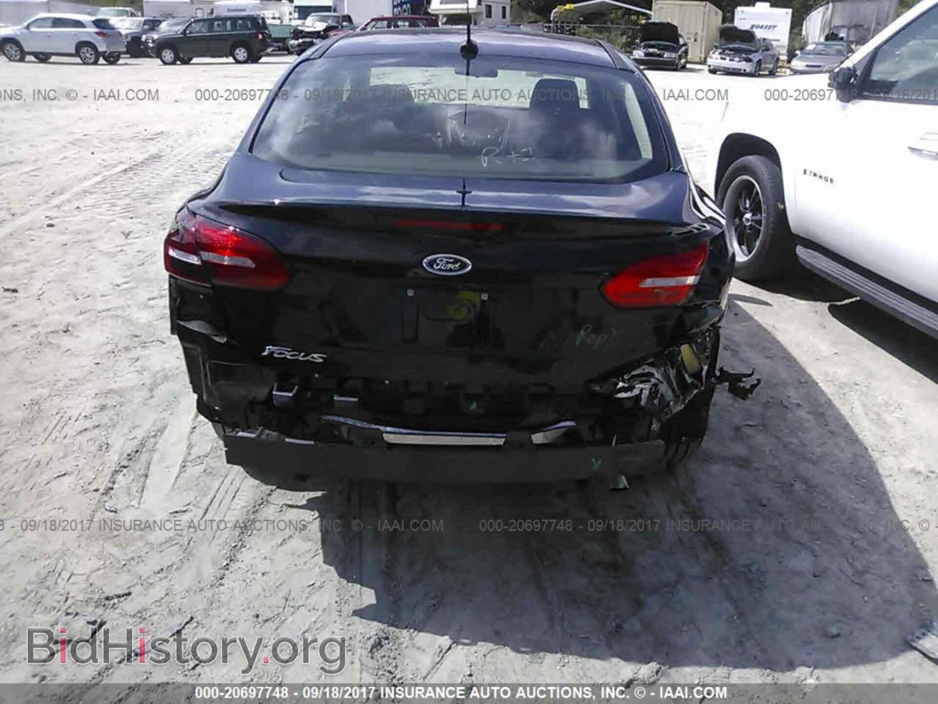 2017 Ford Focus - VIN: 1FADP3E29HL297357 - Photo 6