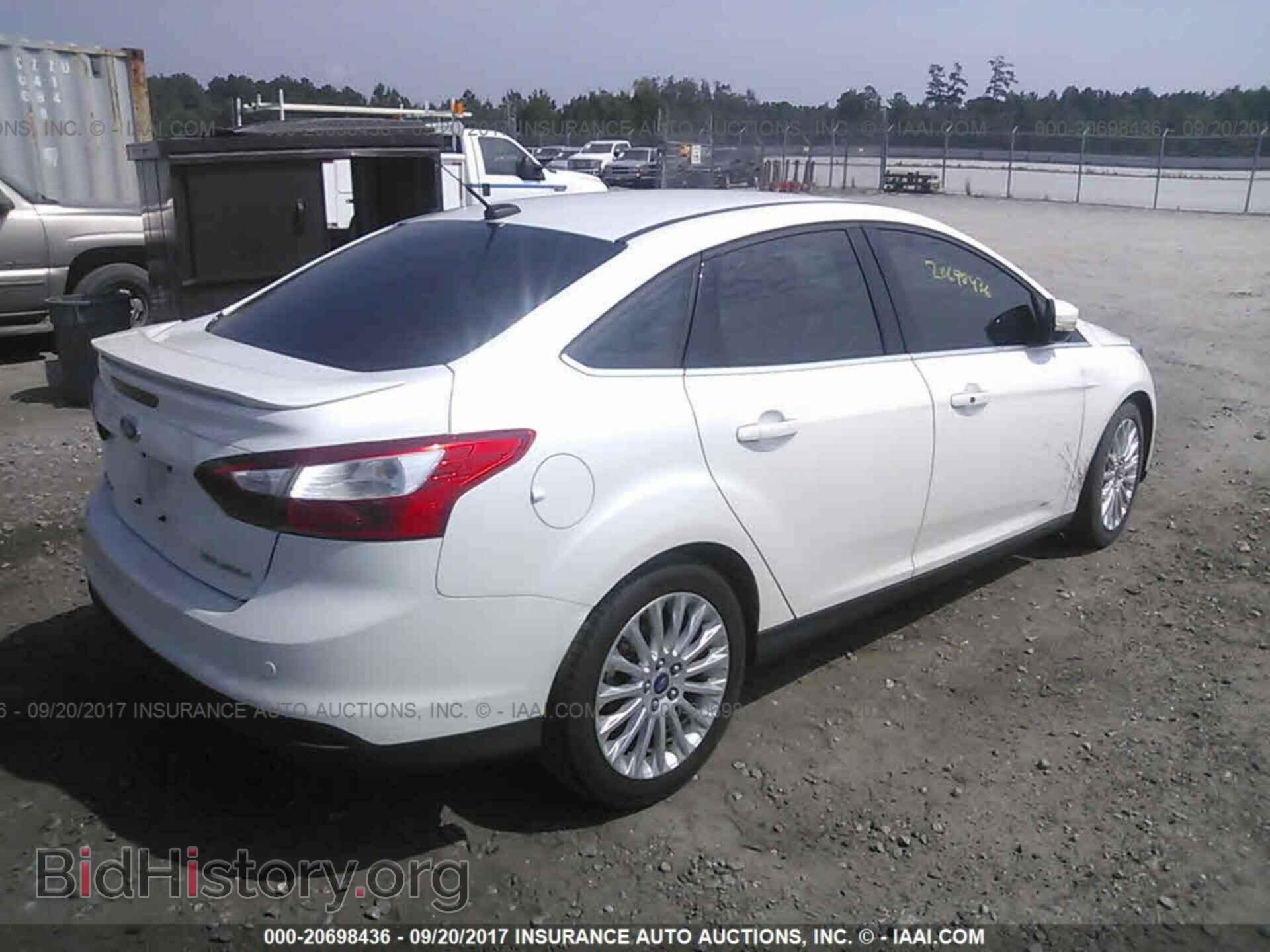 2012 Ford Focus - VIN: 1FAHP3J21CL260609 - Photo 4