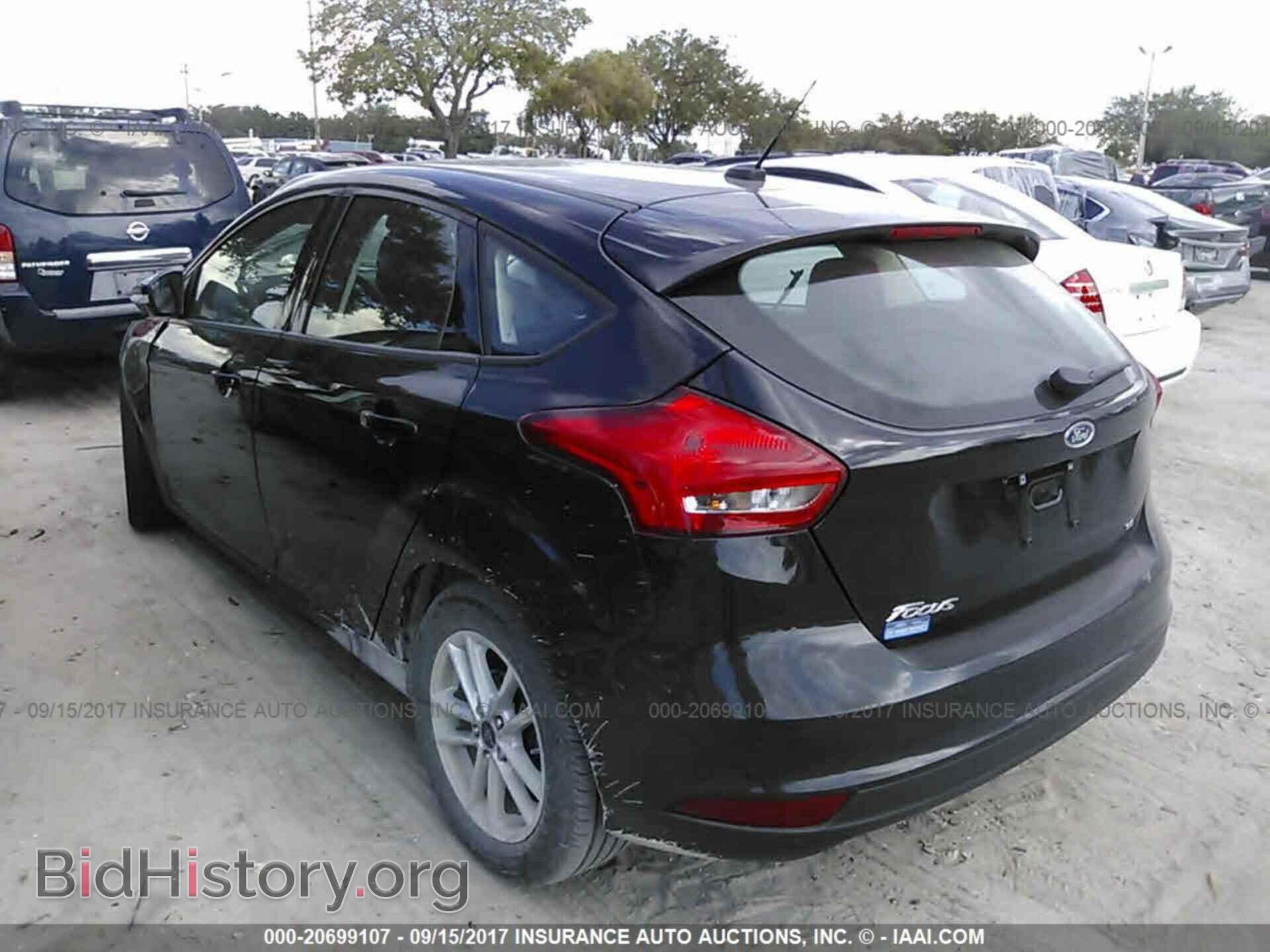 2017 Ford Focus - VIN: 1FADP3K25HL269883 - Photo 3
