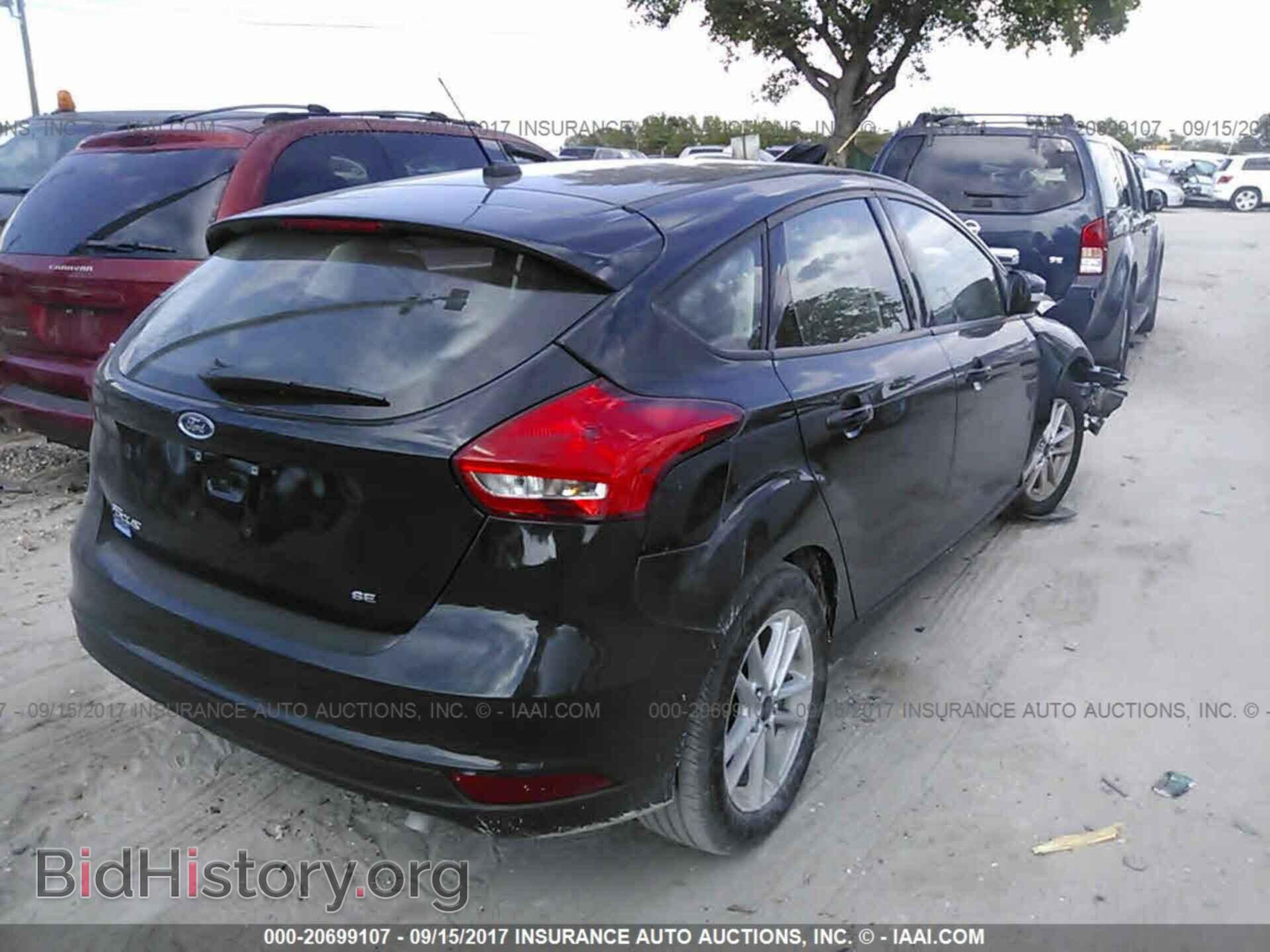2017 Ford Focus - VIN: 1FADP3K25HL269883 - Photo 4