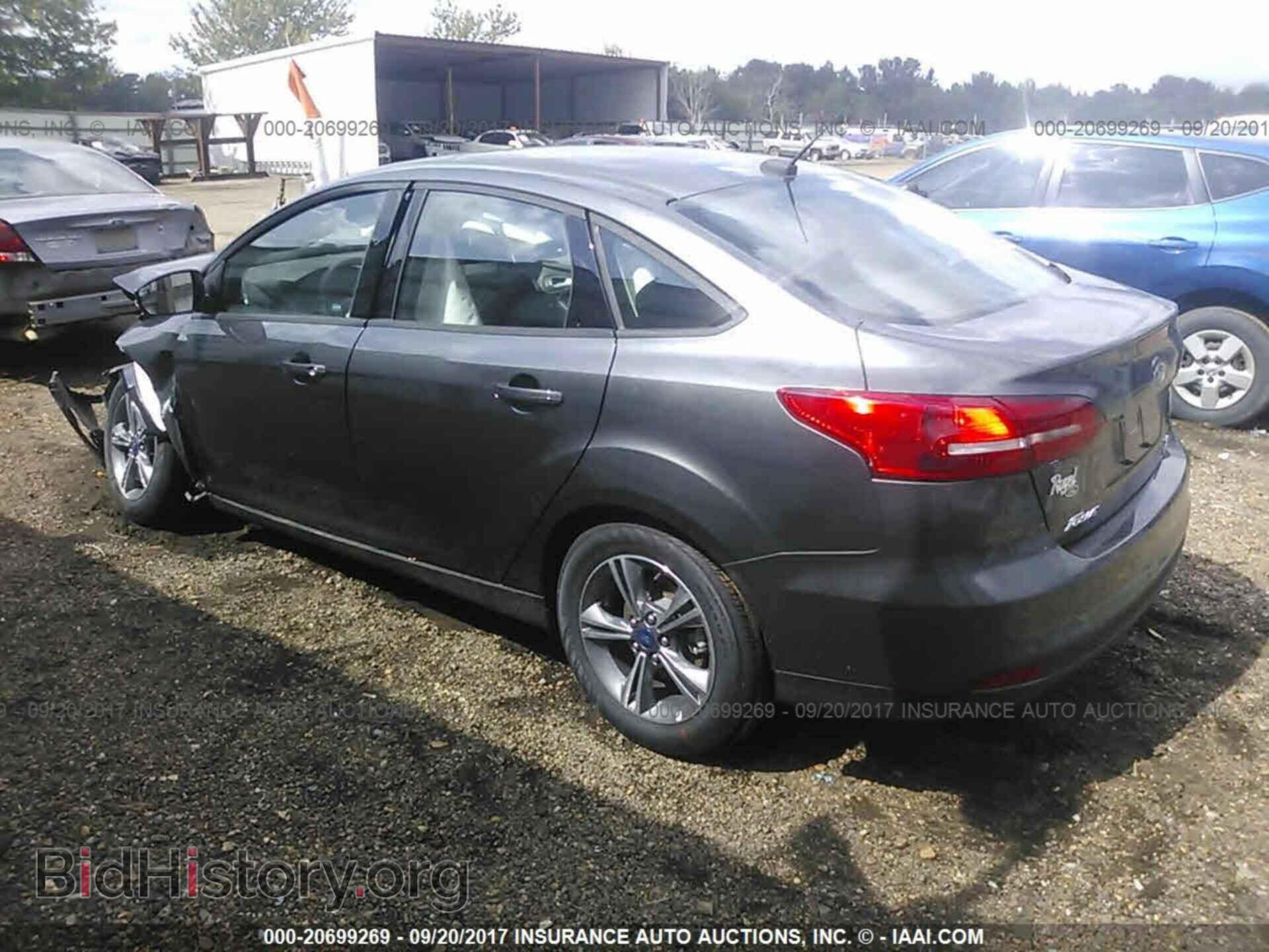 2017 Ford Focus - VIN: 1FADP3FE5HL309707 - Фото 3