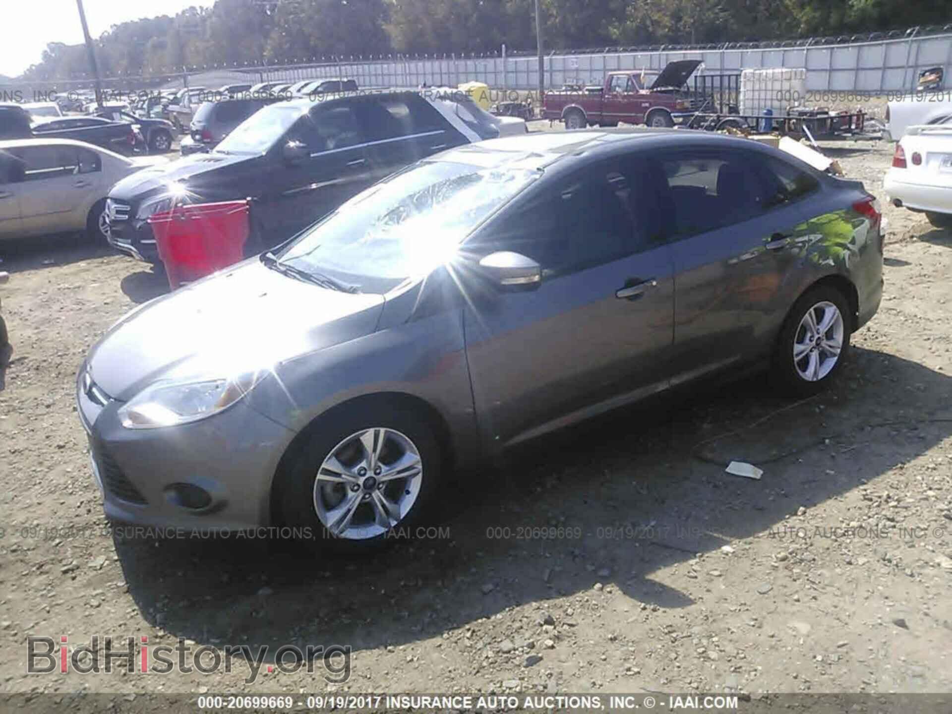 2013 Ford Focus - VIN: 1FADP3F21DL294302 - Photo 2