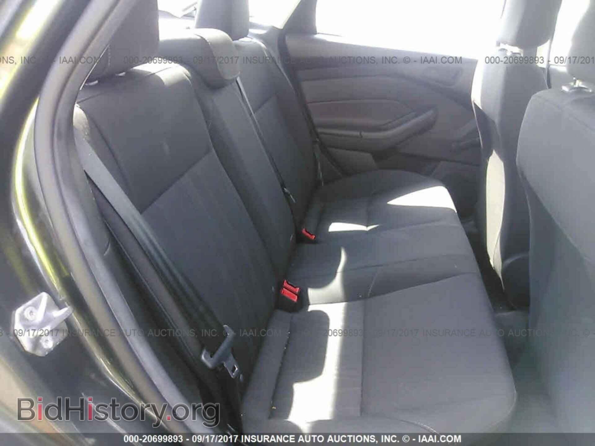 2016 Ford Focus - VIN: 1FADP3E2XGL406875 - Photo 8