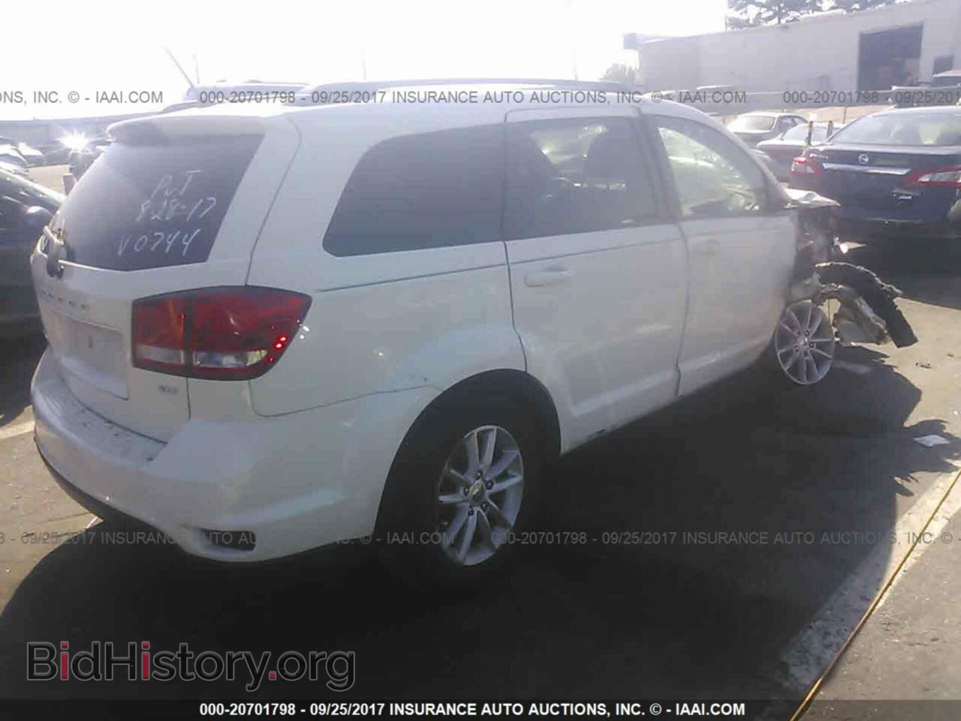 2015 Dodge Journey - VIN: 3C4PDCBB9FT560744 - Photo 4