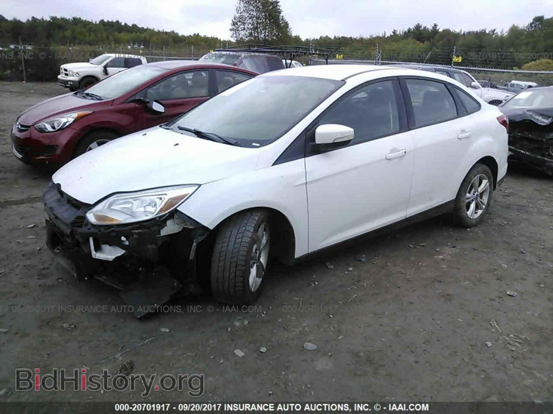 2013 Ford Focus - VIN: 1FADP3F20DL215802 - Фото 2