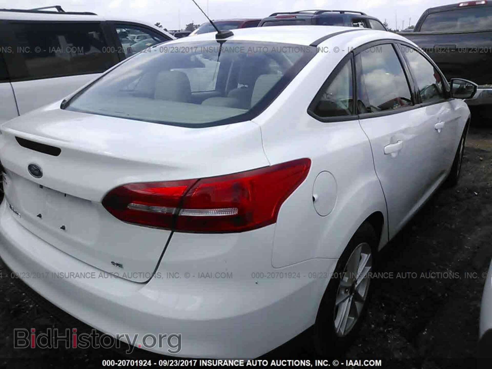 2017 Ford Focus - VIN: 1FADP3F28HL229646 - Фото 4