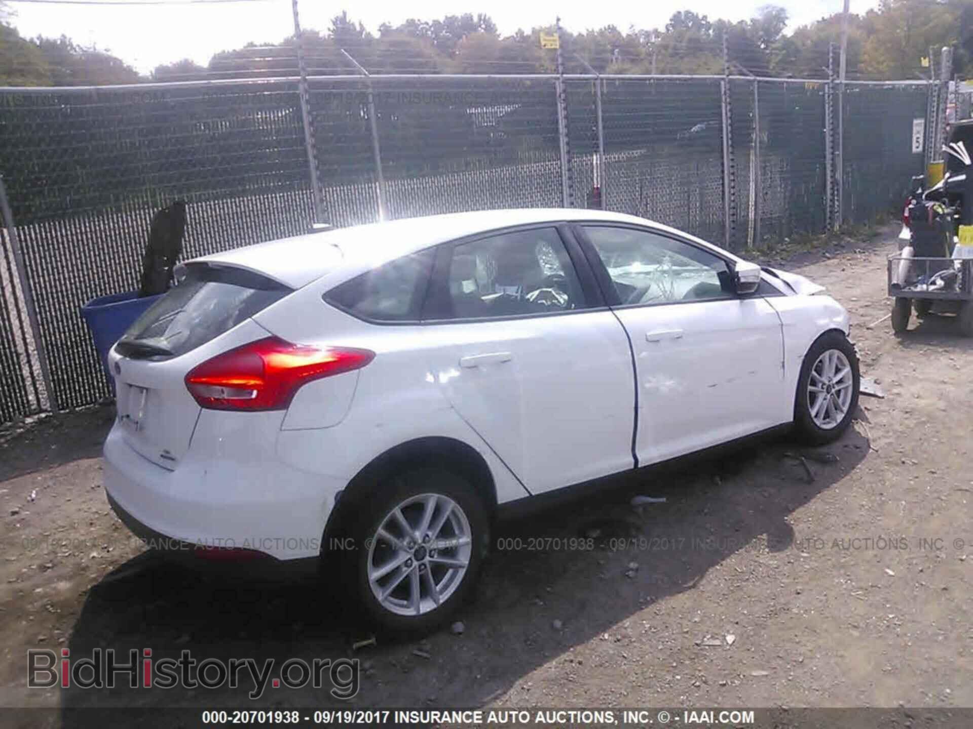 2015 Ford Focus - VIN: 1FADP3K29FL317978 - Photo 4