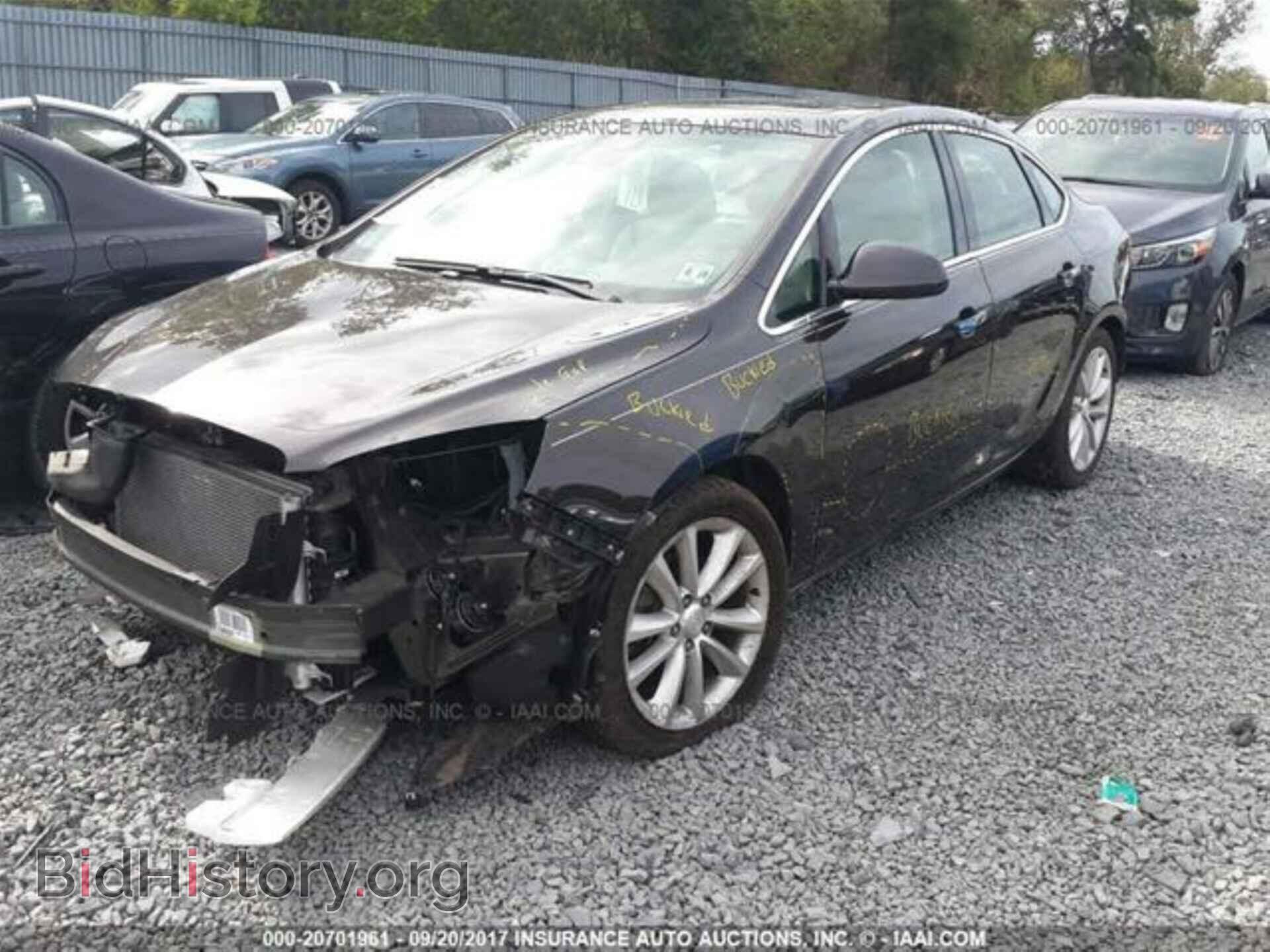 2014 Buick Verano - VIN: 1G4PR5SK4E4145103 - Photo 2
