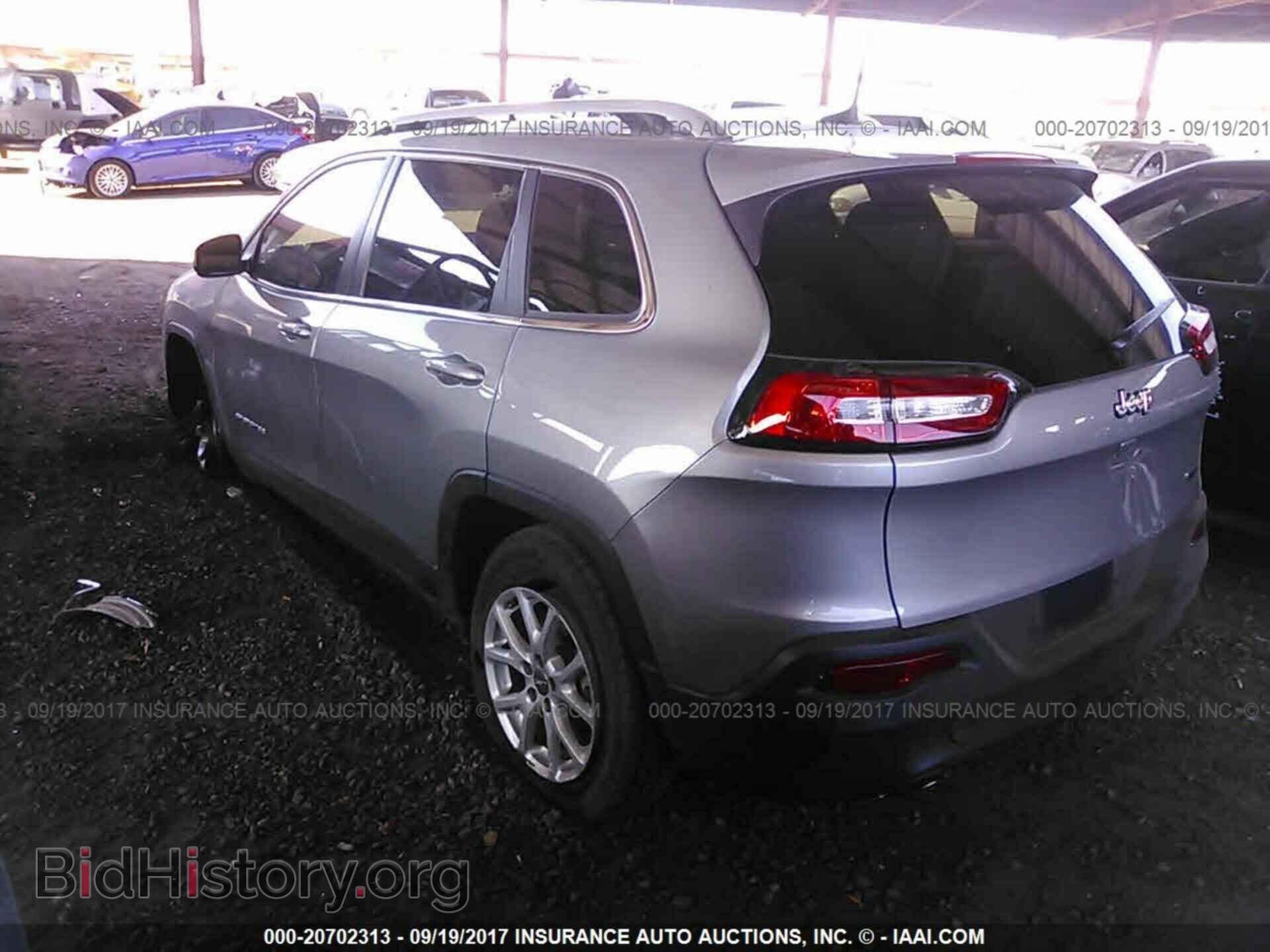 2017 Jeep Cherokee - VIN: 1C4PJLCB4HW663557 - Фото 3