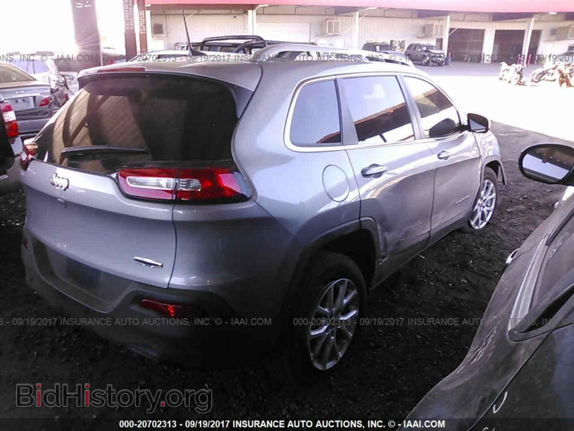 2017 Jeep Cherokee - VIN: 1C4PJLCB4HW663557 - Фото 4