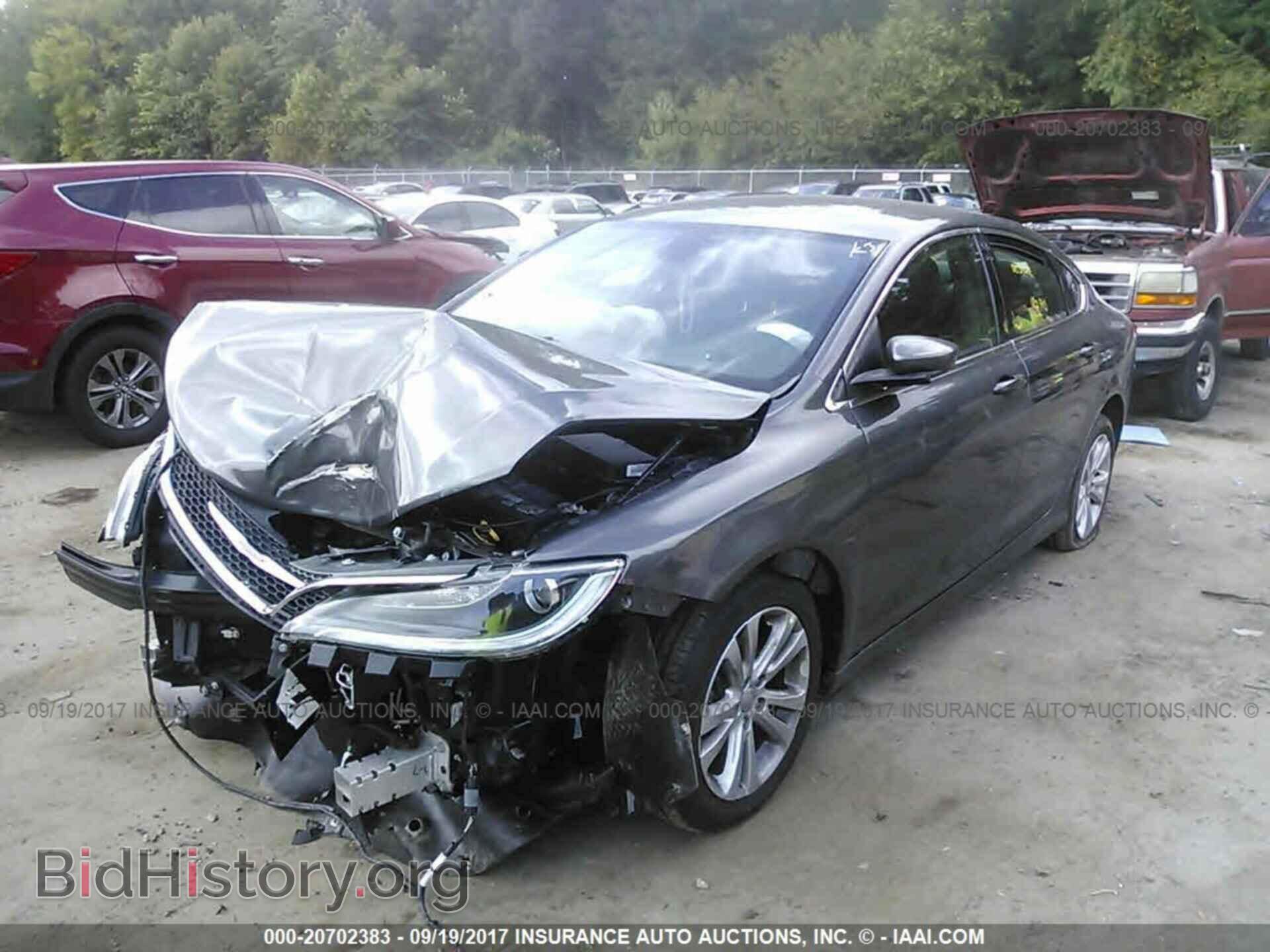 2015 Chrysler 200 - VIN: 1C3CCCAB2FN685141 - Photo 2