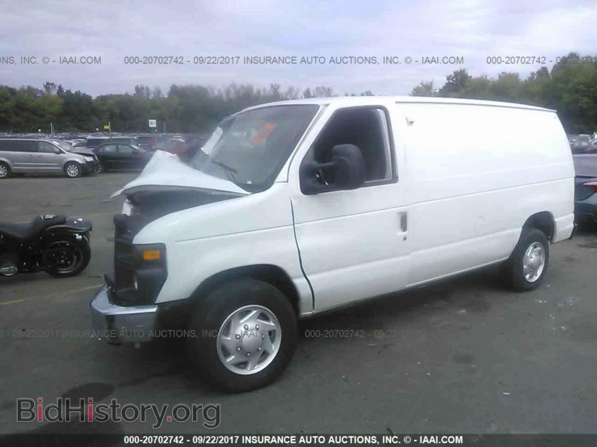 2011 Ford Econoline - VIN: 1FTNE1EW7BDA95811 - Фото 2