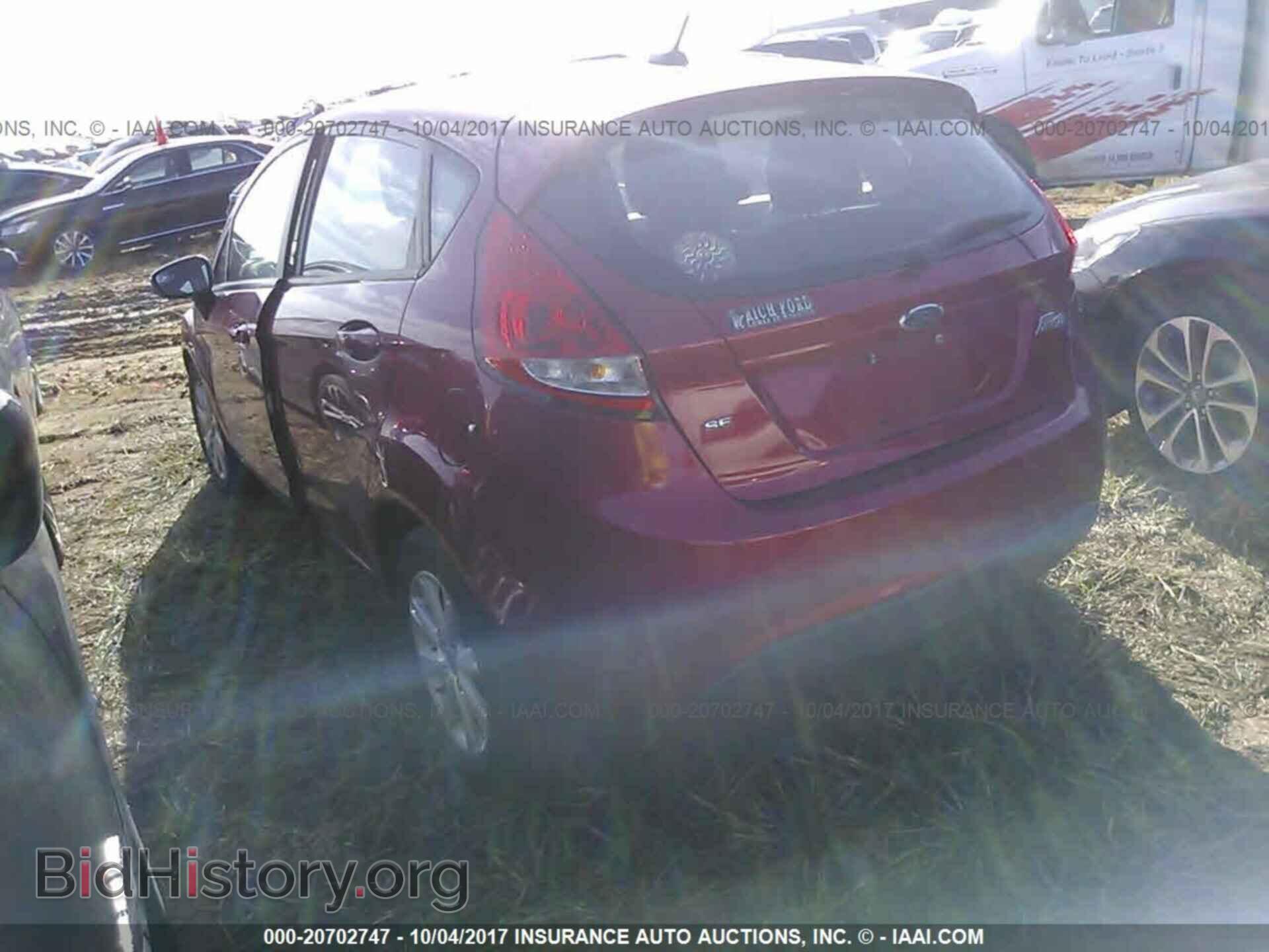 2011 Ford Fiesta - VIN: 3FADP4EJ1BM135256 - Фото 3