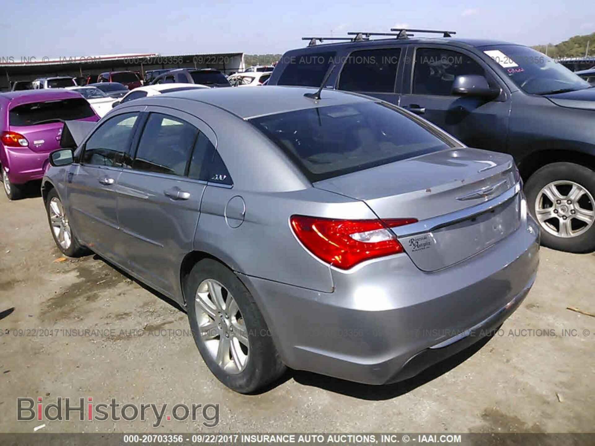 2013 Chrysler 200 - VIN: 1C3CCBBB3DN715026 - Фото 3
