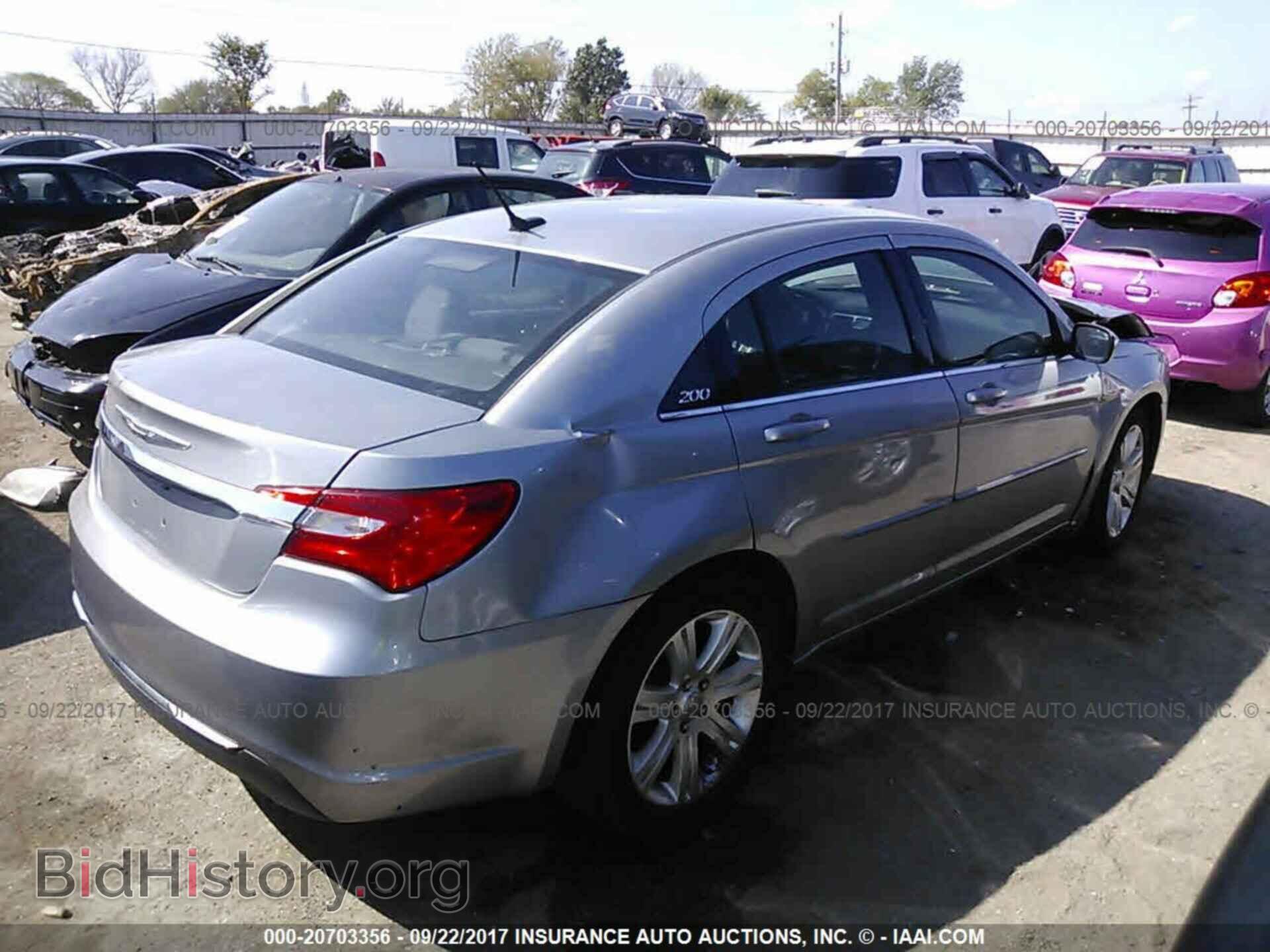 2013 Chrysler 200 - VIN: 1C3CCBBB3DN715026 - Фото 4