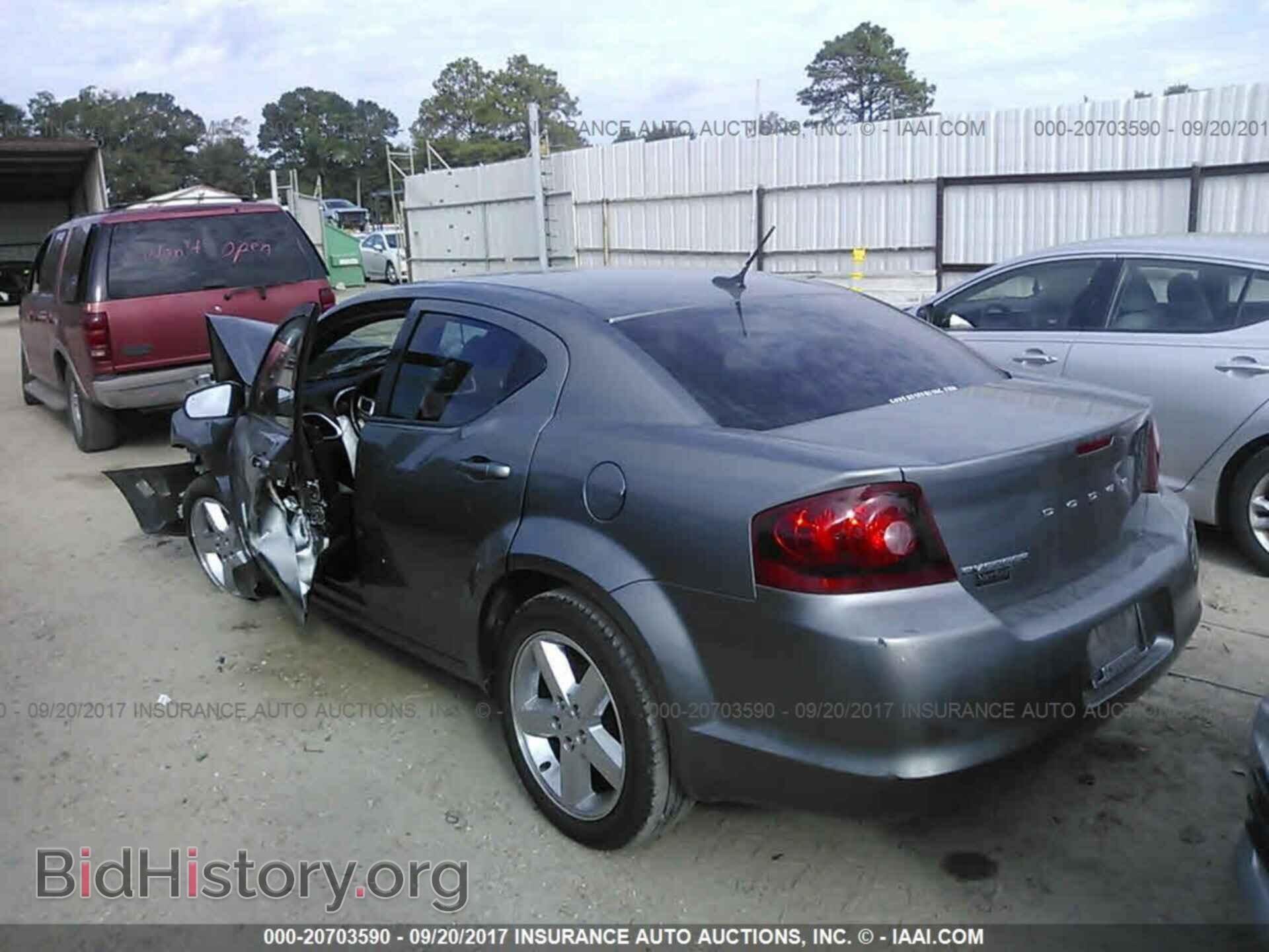 2011 Dodge Avenger - VIN: 1B3BD2FB1BN587334 - Photo 3