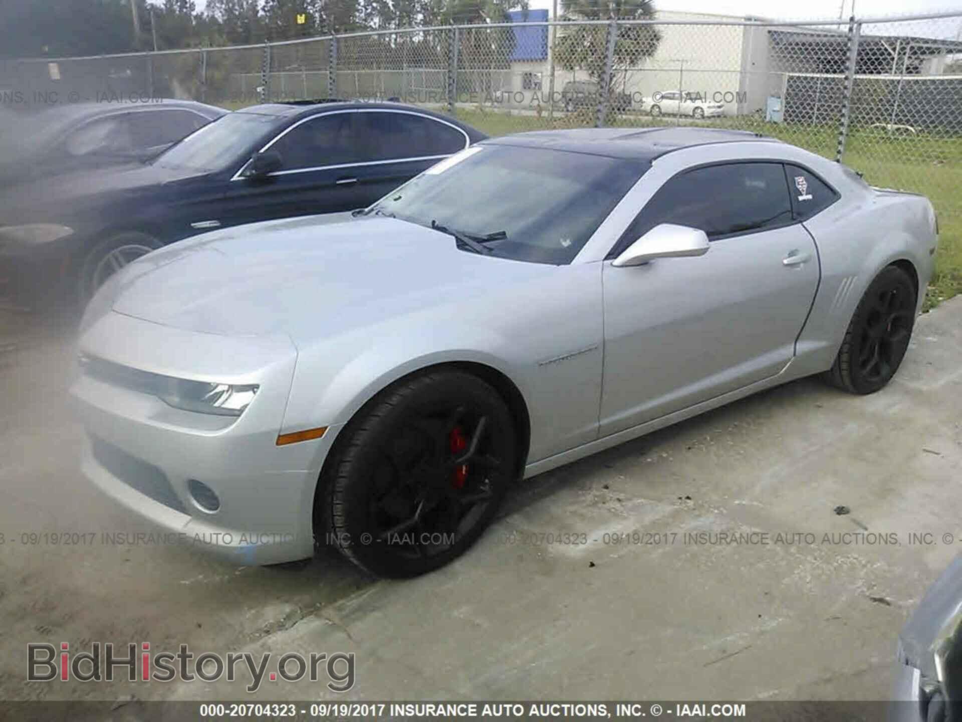 2015 Chevrolet Camaro - VIN: 2G1FB1E34F9302802 - Фото 2