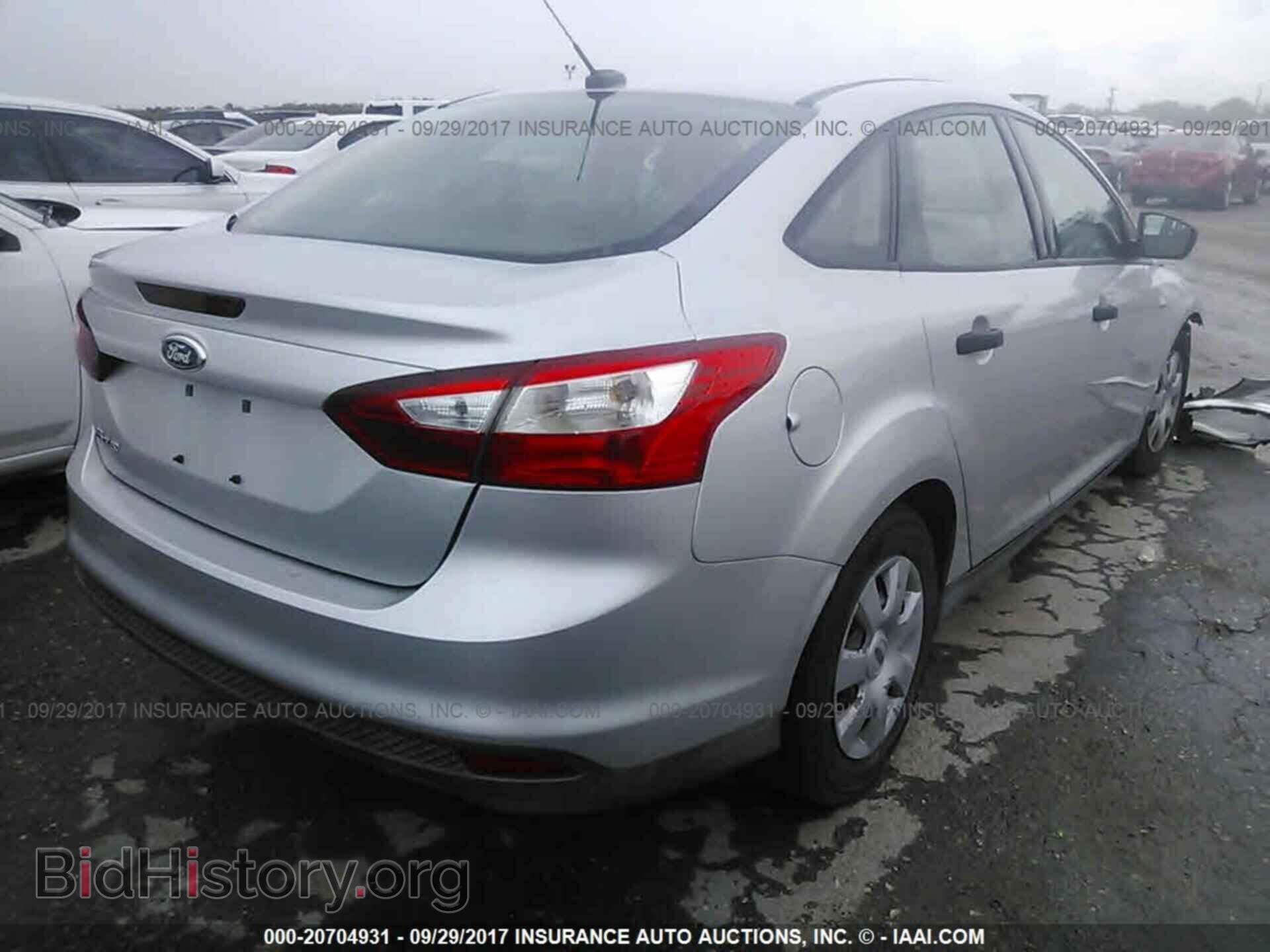 2012 Ford Focus - VIN: 1FAHP3E25CL303598 - Photo 4