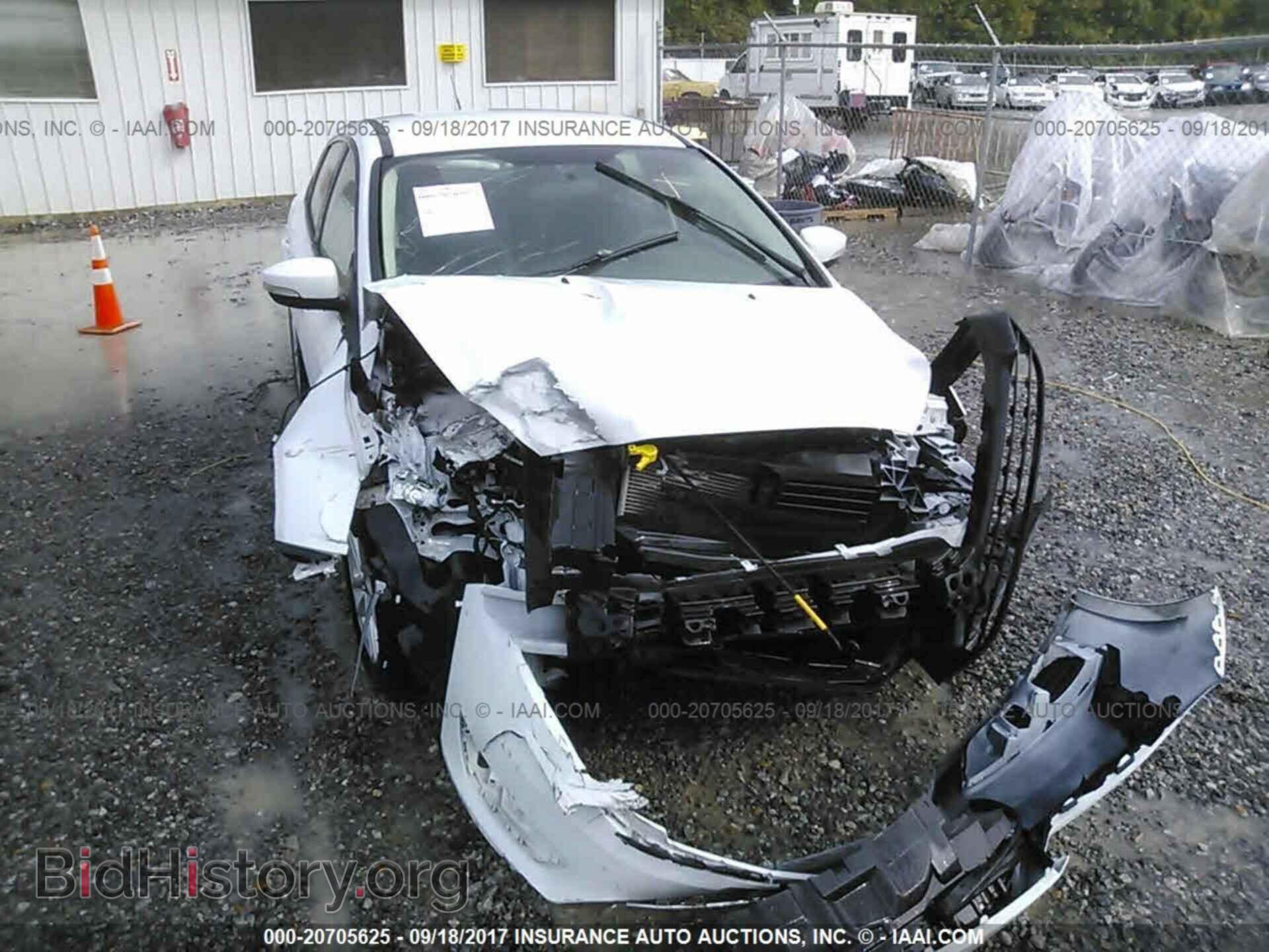 2015 Ford Focus - VIN: 1FADP3F20FL276165 - Photo 6