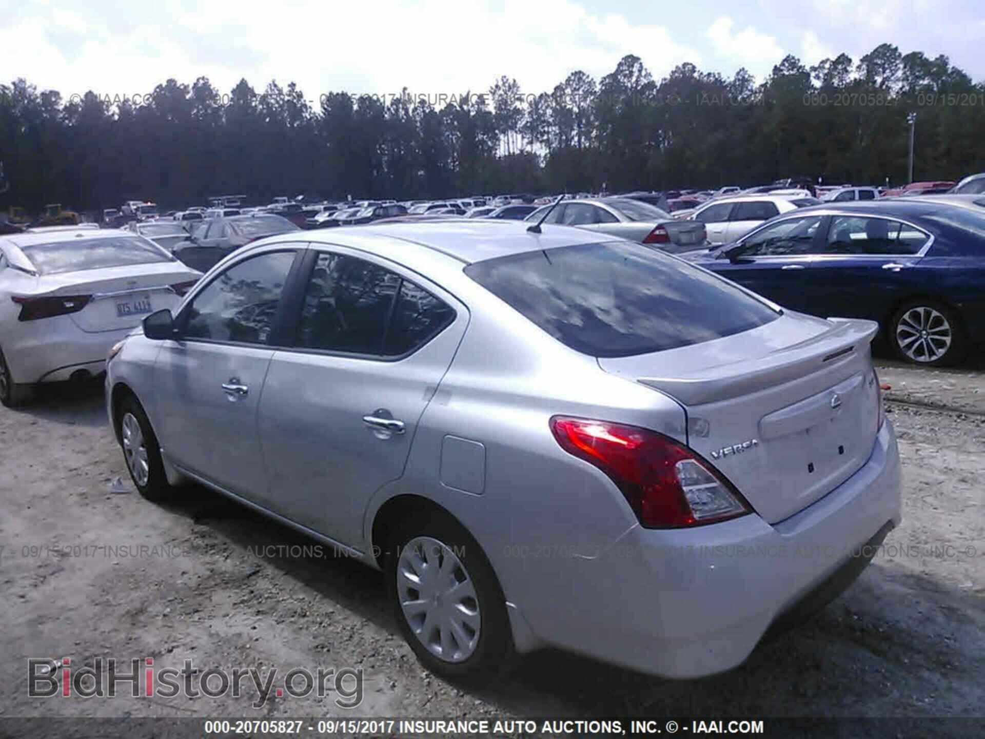 2017 Nissan Versa - VIN: 3N1CN7AP3HL894242 - Фото 3