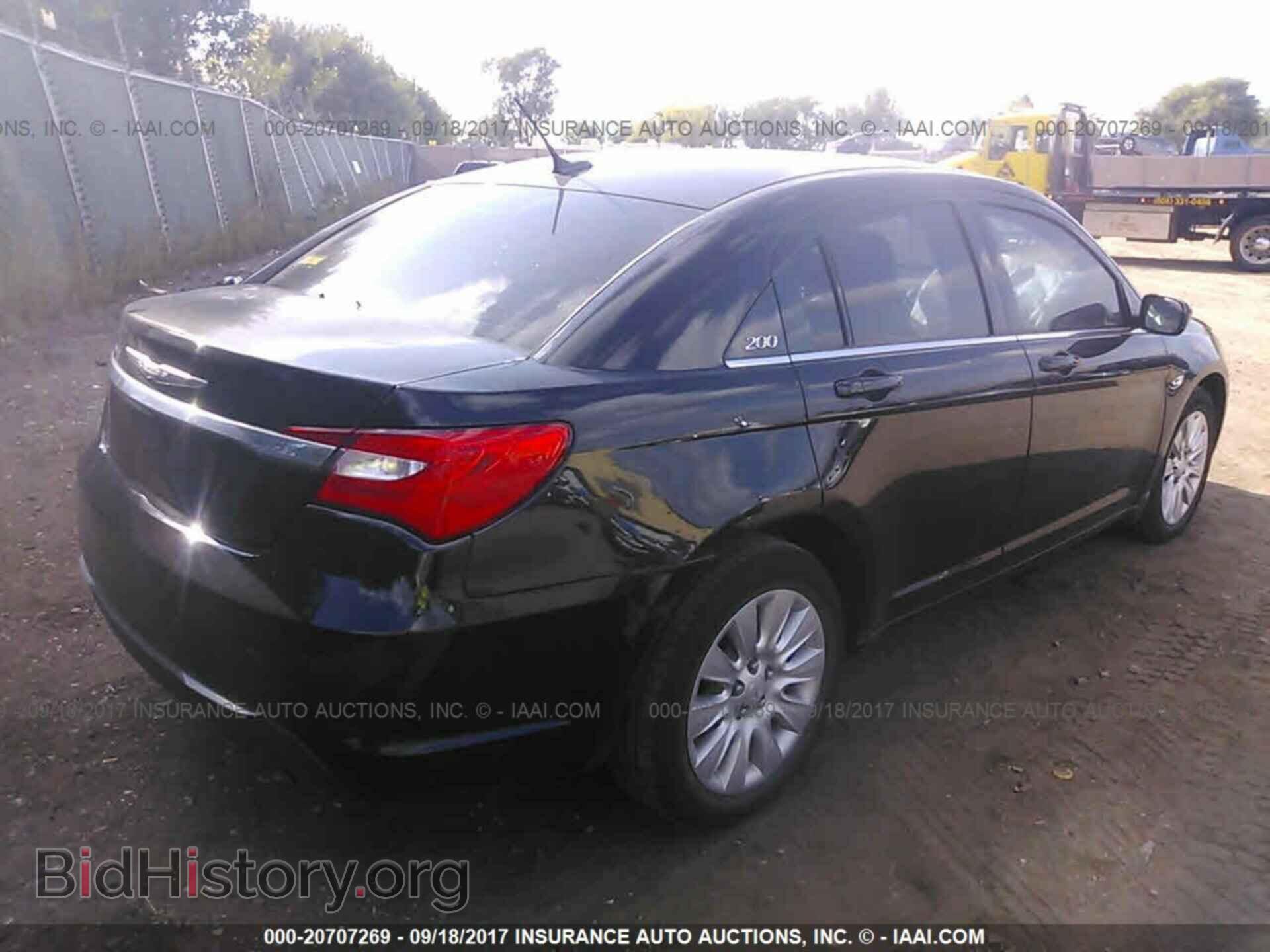 2014 Chrysler 200 - VIN: 1C3CCBAB1EN142498 - Фото 4