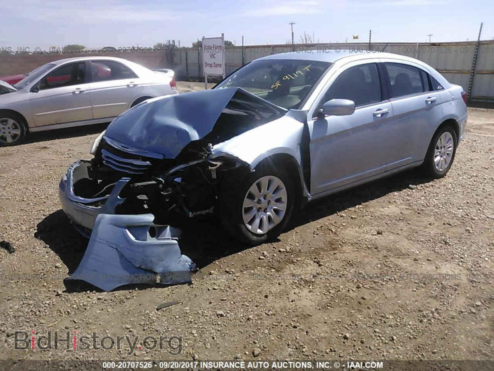 2013 Chrysler 200 - VIN: 1C3CCBAB5DN657132 - Photo 2