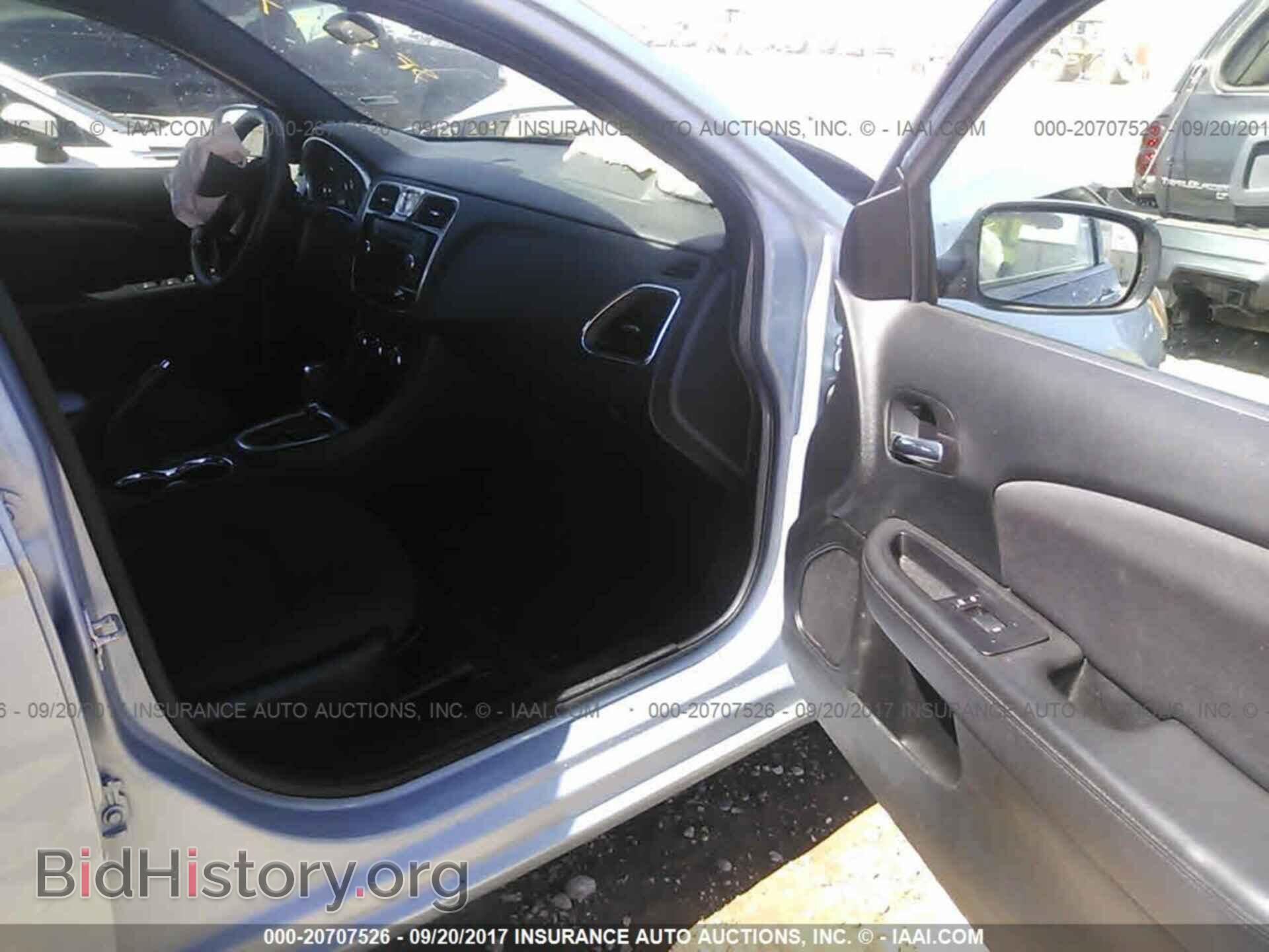 2013 Chrysler 200 - VIN: 1C3CCBAB5DN657132 - Photo 5