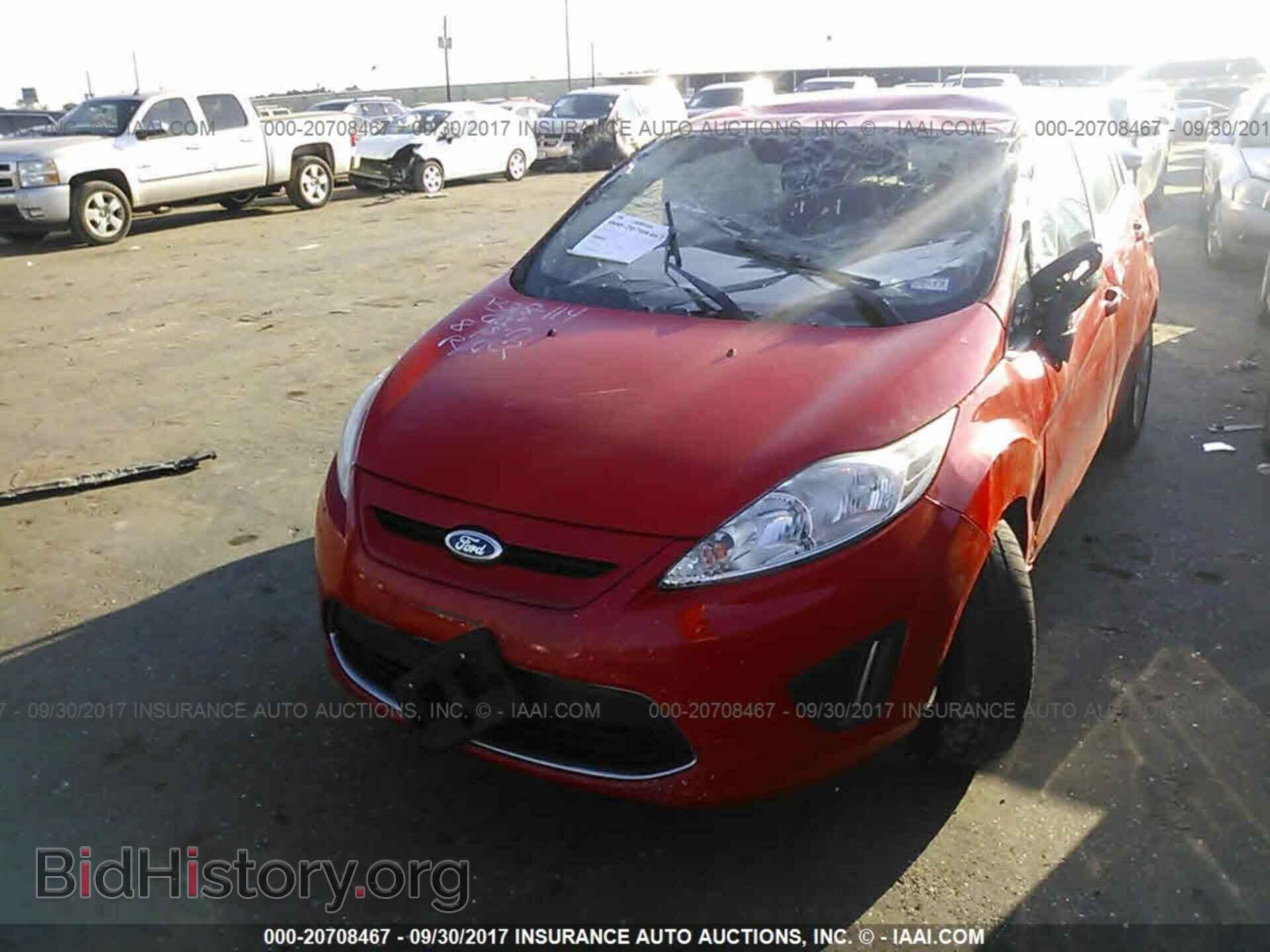 2012 Ford Fiesta - VIN: 3FADP4EJ4CM219895 - Photo 2