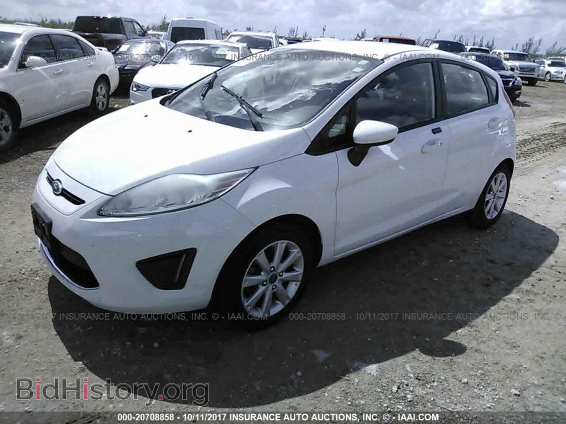 2012 Ford Fiesta - VIN: 3FADP4EJ2CM120895 - Photo 2