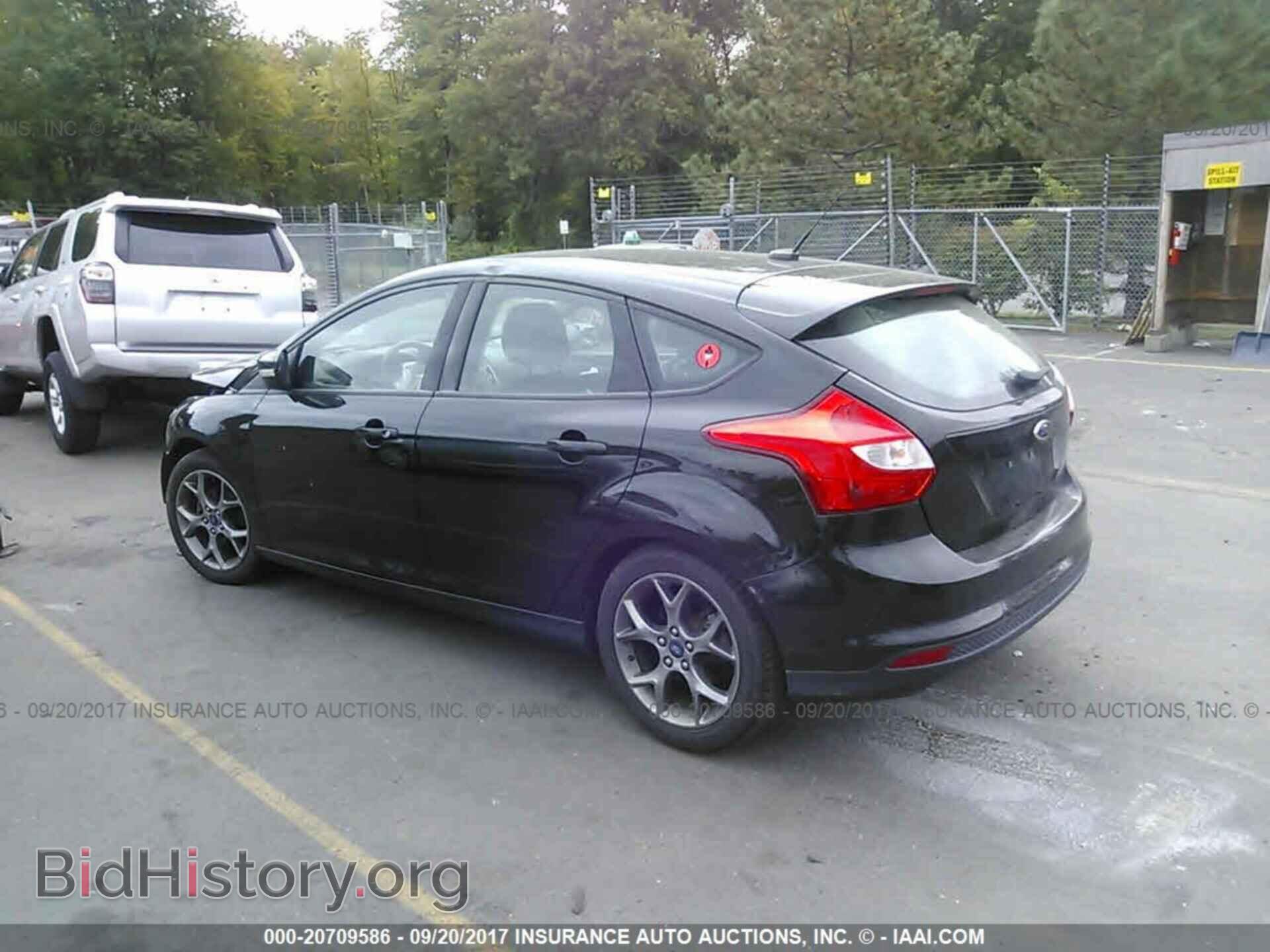 2014 Ford Focus - VIN: 1FADP3K2XEL242948 - Photo 3