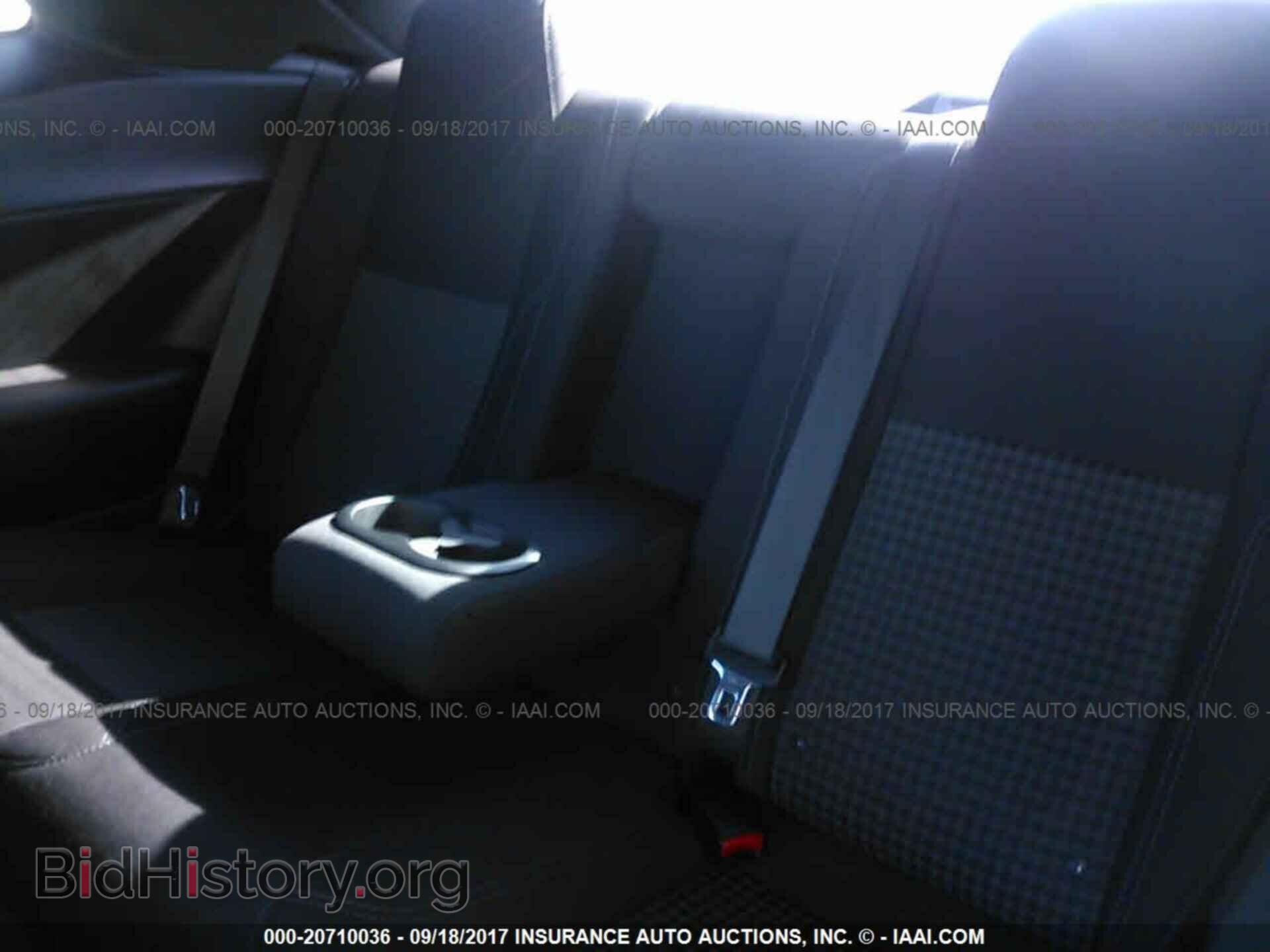 2016 Dodge Challenger - VIN: 2C3CDZAG8GH166343 - Photo 8