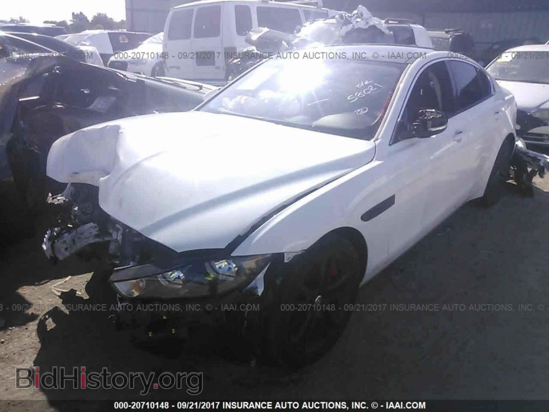 2017 Jaguar Xe - VIN: SAJAD4BV2HA954247 - Фото 2