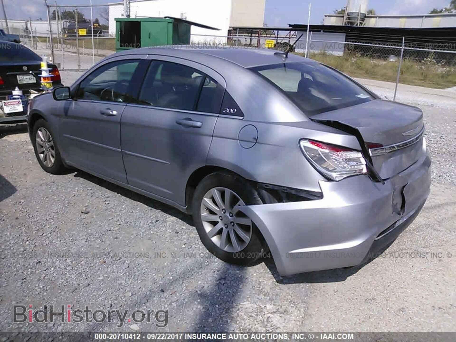 2013 Chrysler 200 - VIN: 1C3CCBBB2DN557620 - Фото 3