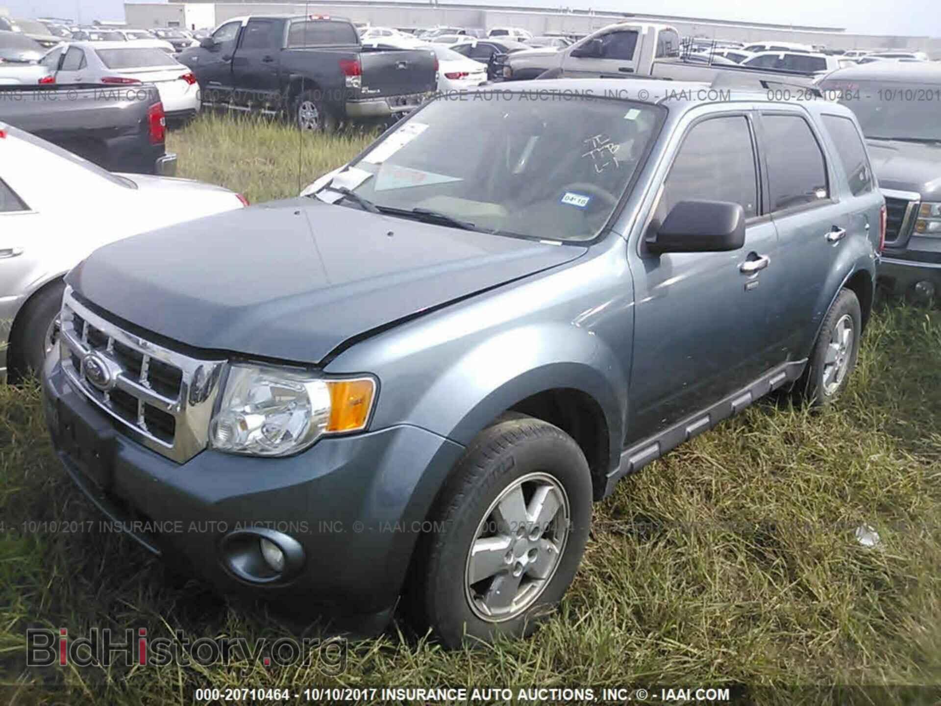 2012 Ford Escape - VIN: 1FMCU0DG2CKC81537 - Photo 2