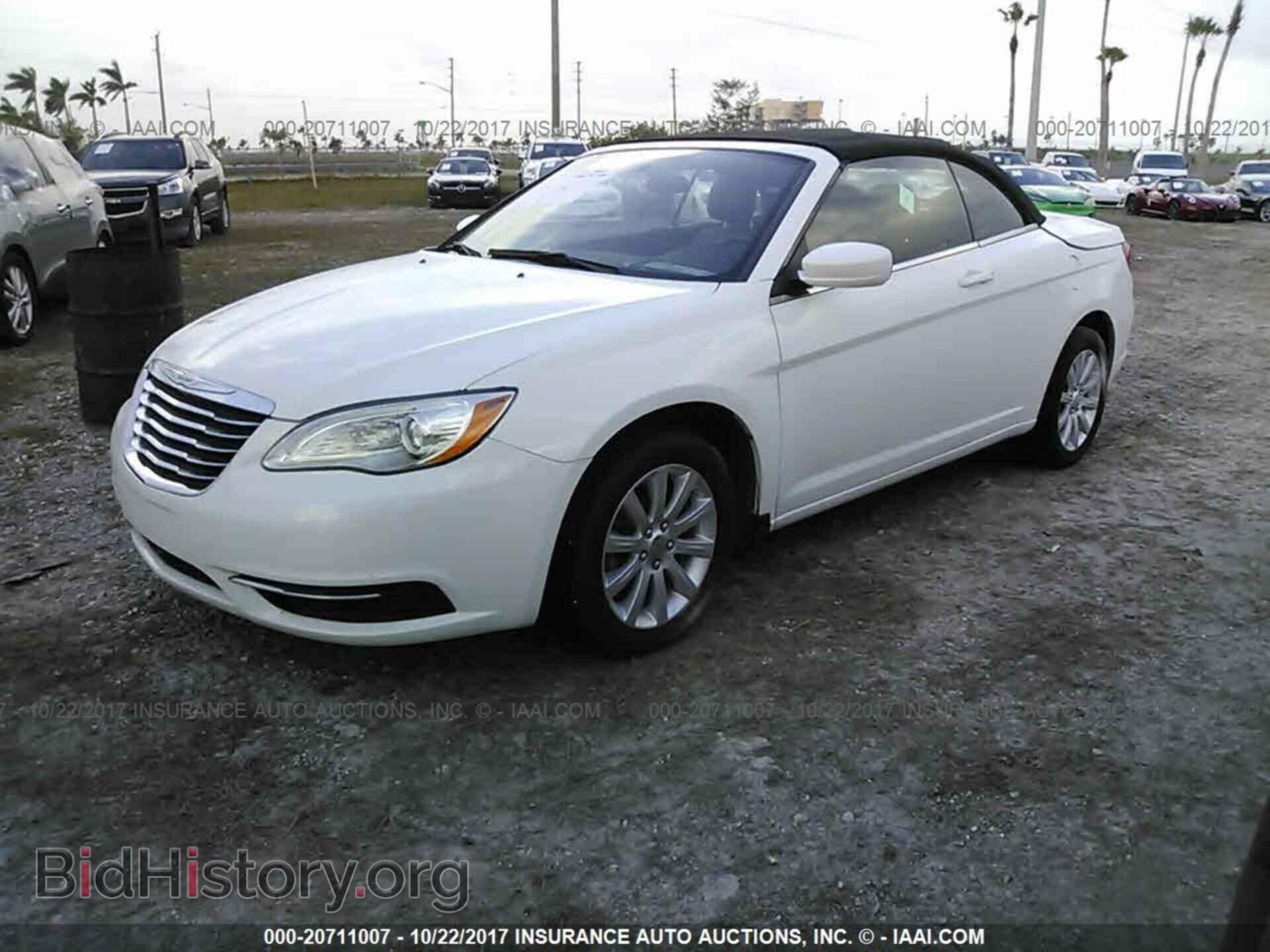 2013 Chrysler 200 - VIN: 1C3BCBEB8DN571108 - Photo 2