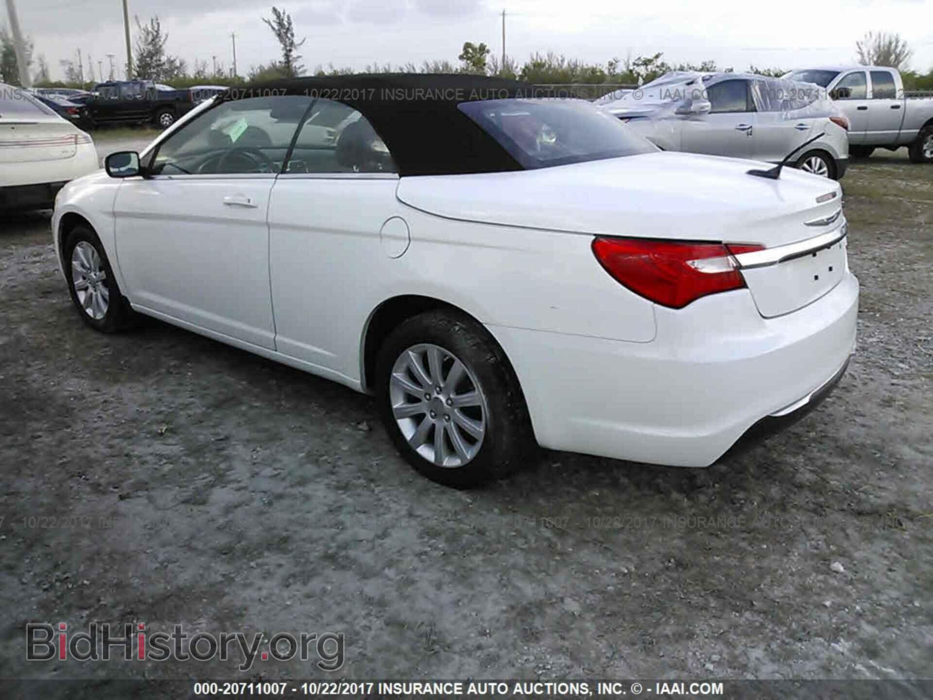 2013 Chrysler 200 - VIN: 1C3BCBEB8DN571108 - Photo 3
