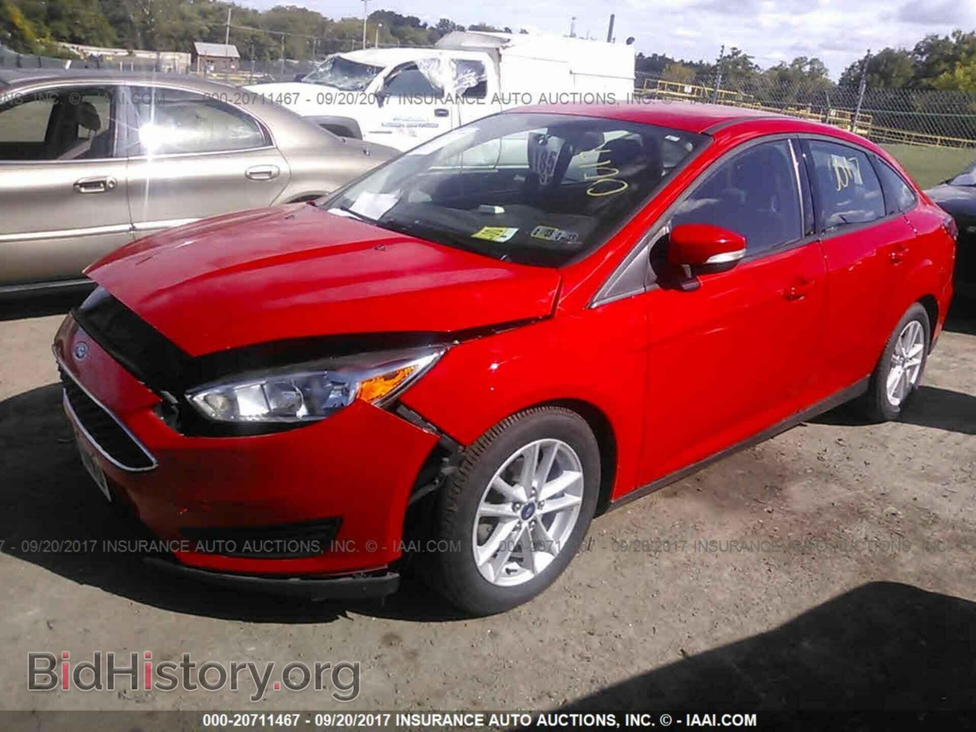 2015 Ford Focus - VIN: 1FADP3F2XFL343175 - Photo 2