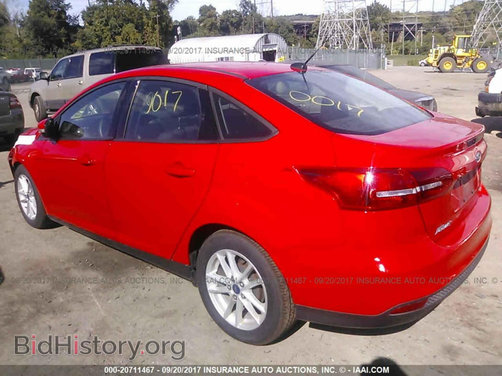 2015 Ford Focus - VIN: 1FADP3F2XFL343175 - Photo 3