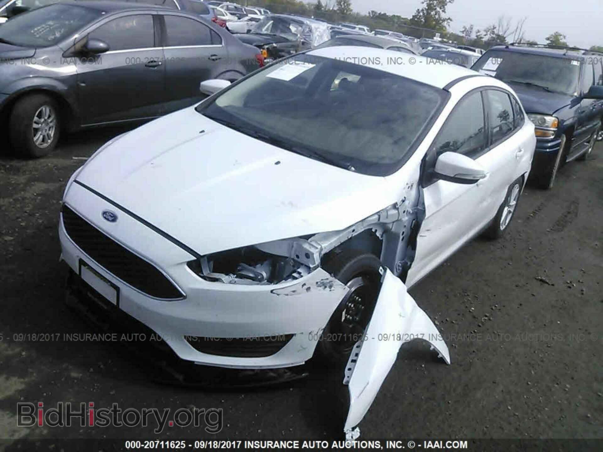 2017 Ford Focus - VIN: 1FADP3F21HL243579 - Фото 2