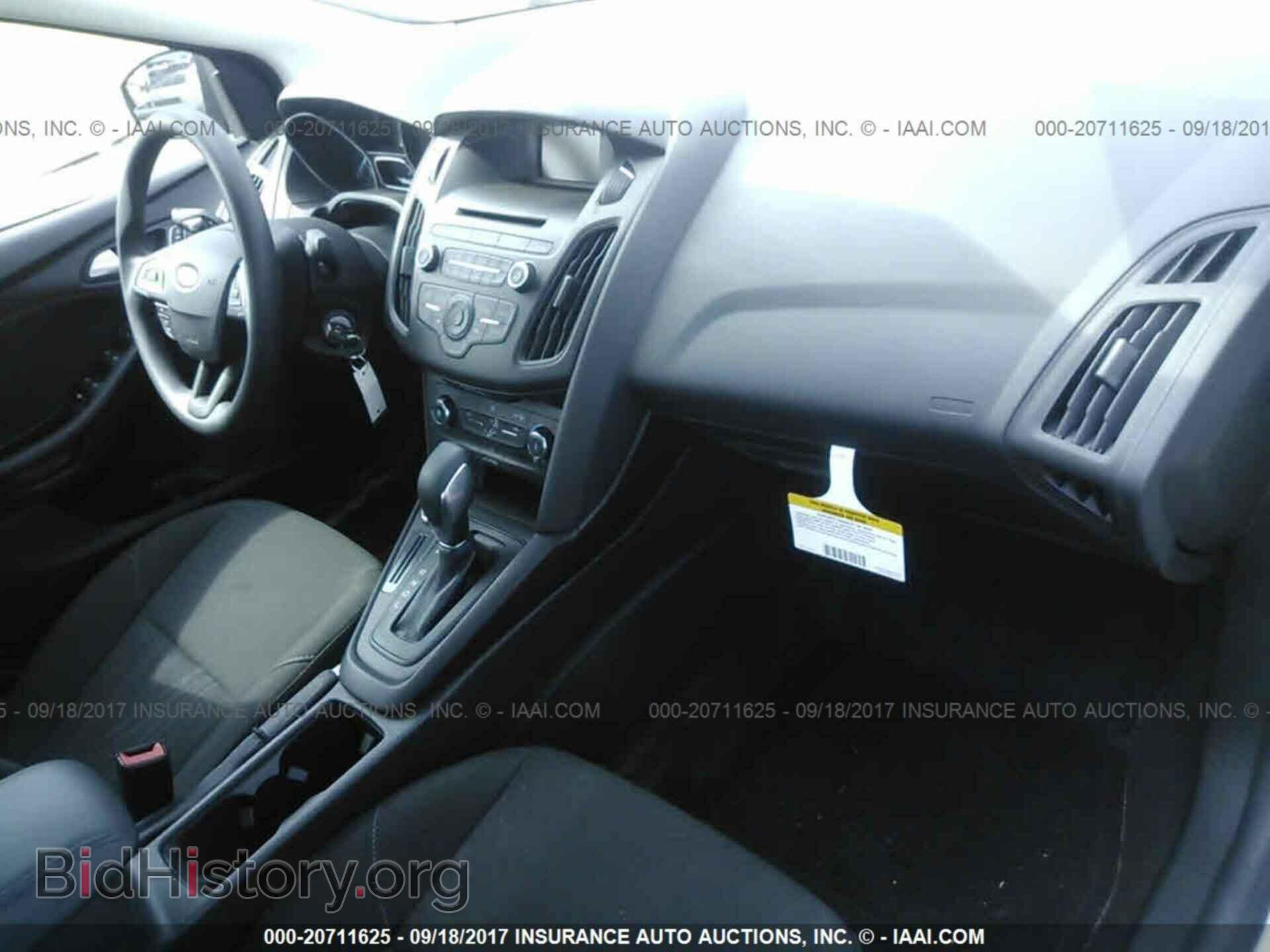 2017 Ford Focus - VIN: 1FADP3F21HL243579 - Фото 5