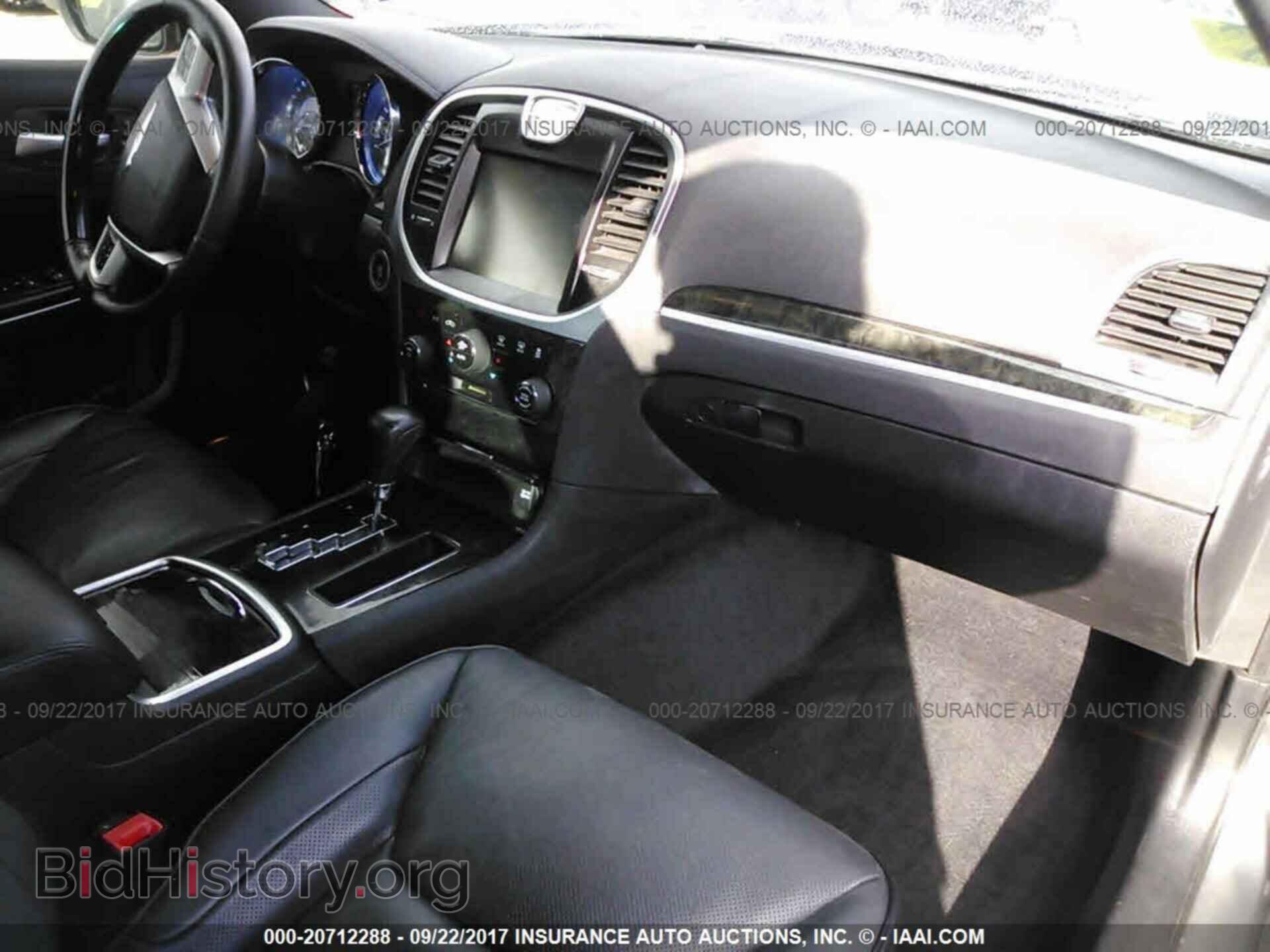 2012 Chrysler 300c - VIN: 2C3CCAET9CH160900 - Фото 5