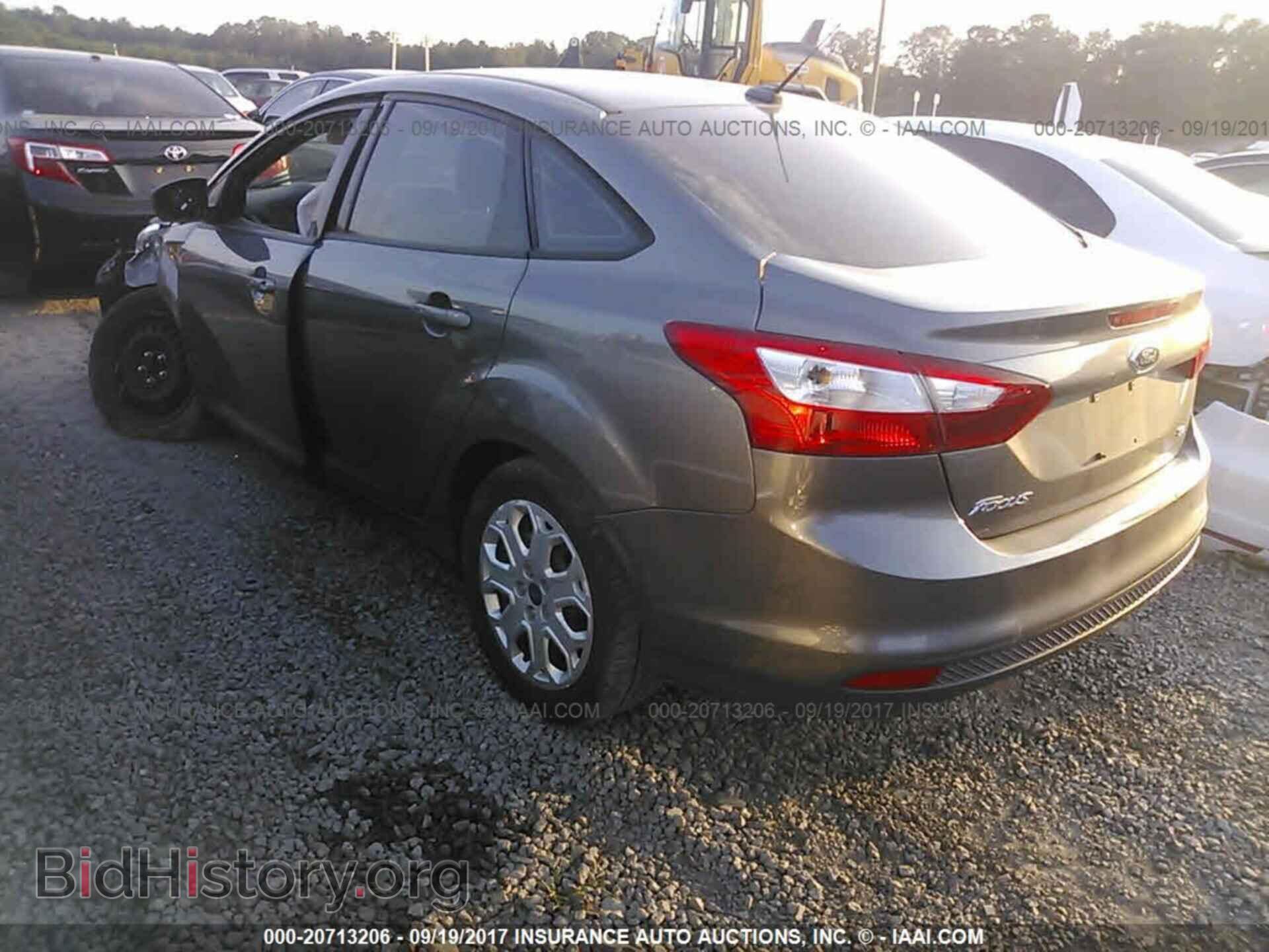 2012 Ford Focus - VIN: 1FAHP3F22CL351574 - Photo 3