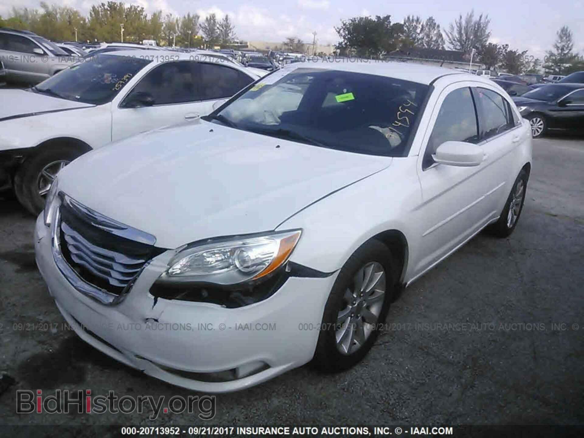 2013 Chrysler 200 - VIN: 1C3CCBBB2DN714594 - Фото 2