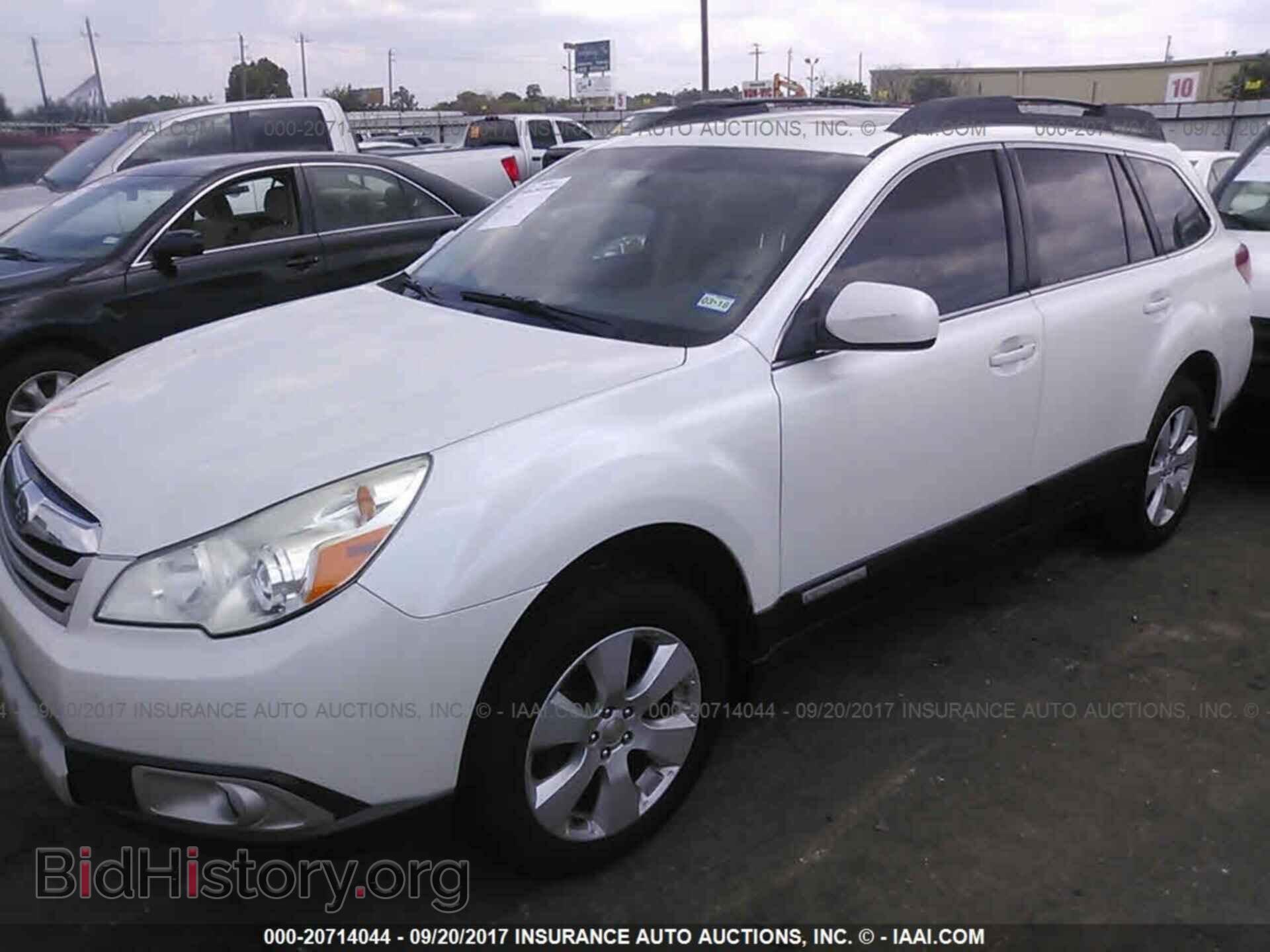 2011 Subaru Outback - VIN: 4S4BRCLC5B3371433 - Фото 2