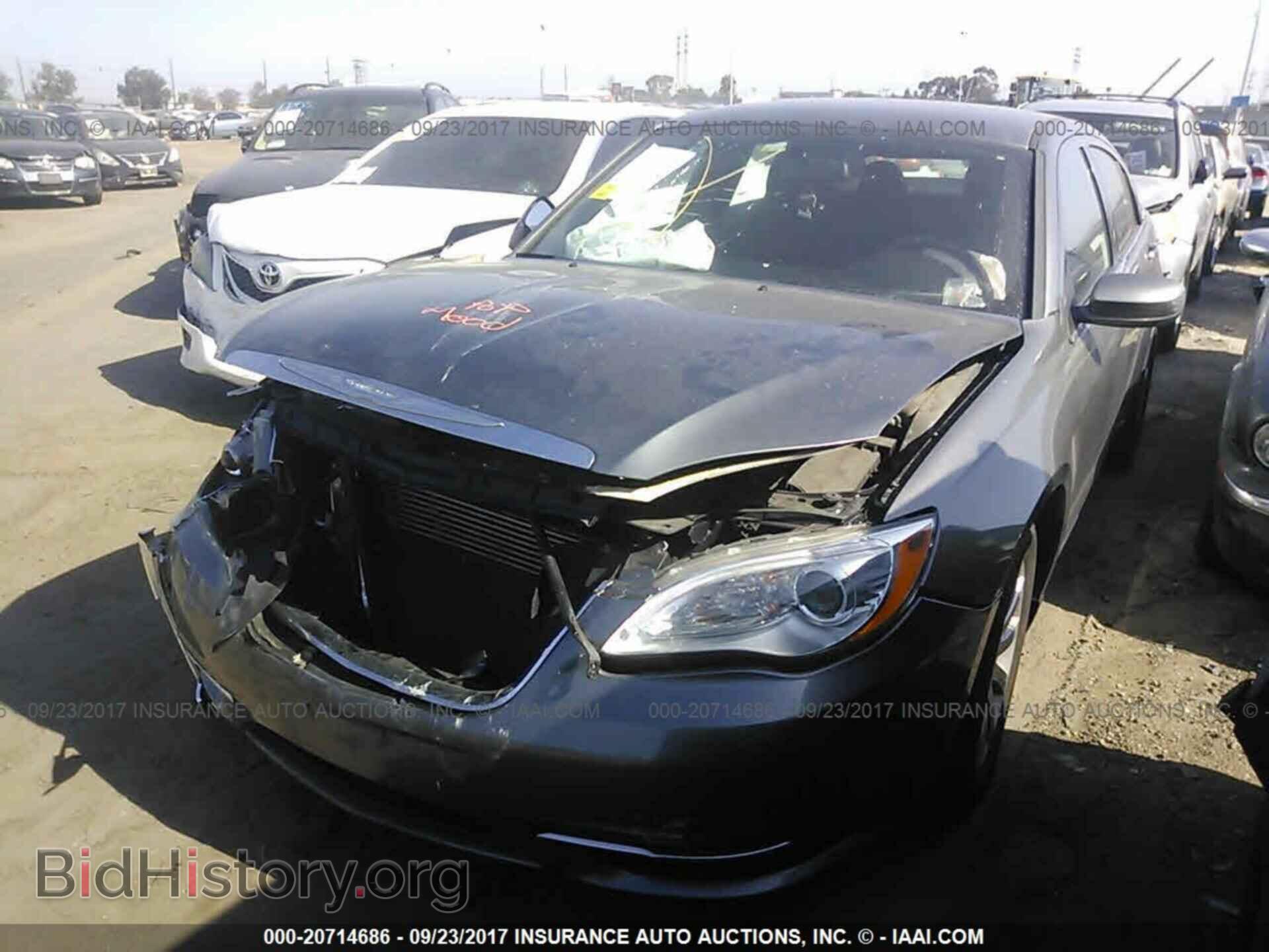 2012 Chrysler 200 - VIN: 1C3CCBBB4CN107594 - Photo 2
