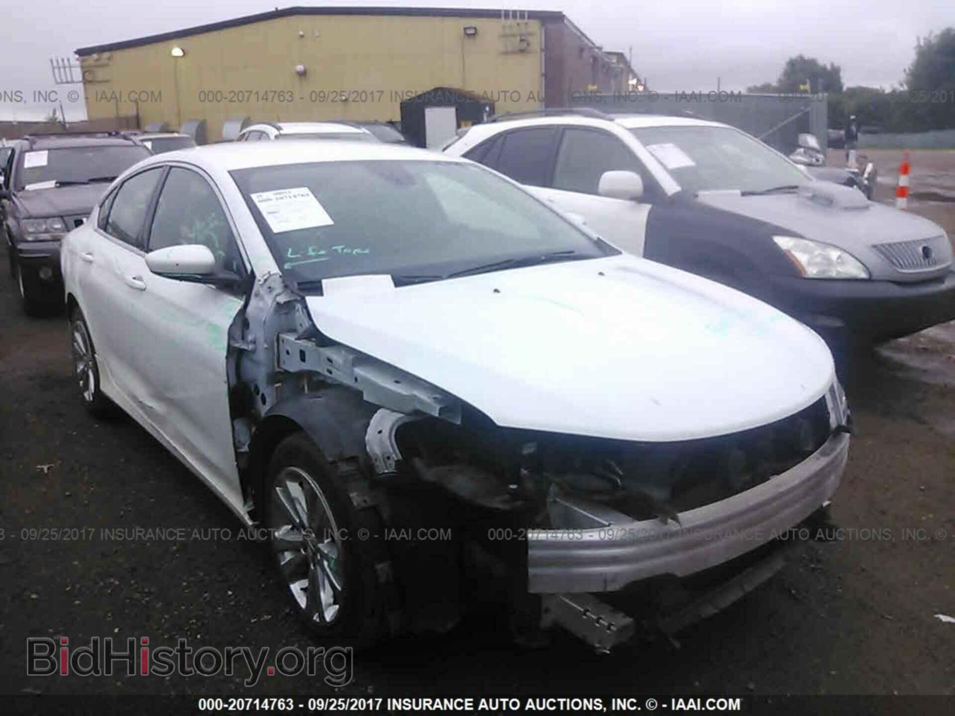 Photo 1C3CCCAB2FN725556 - Chrysler 200 2015