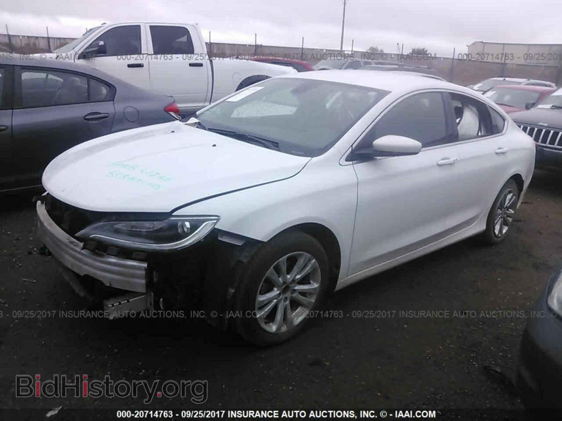 2015 Chrysler 200 - VIN: 1C3CCCAB2FN725556 - Фото 2