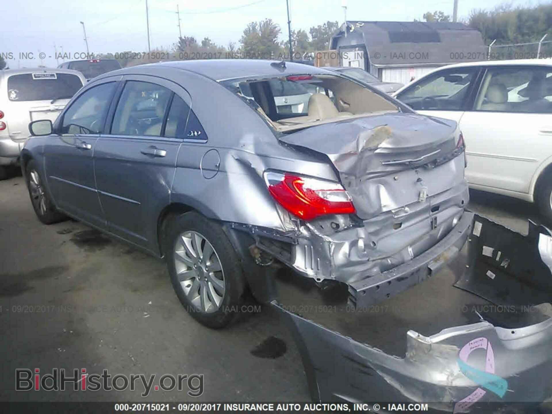 2013 Chrysler 200 - VIN: 1C3CCBBB0DN588638 - Фото 3